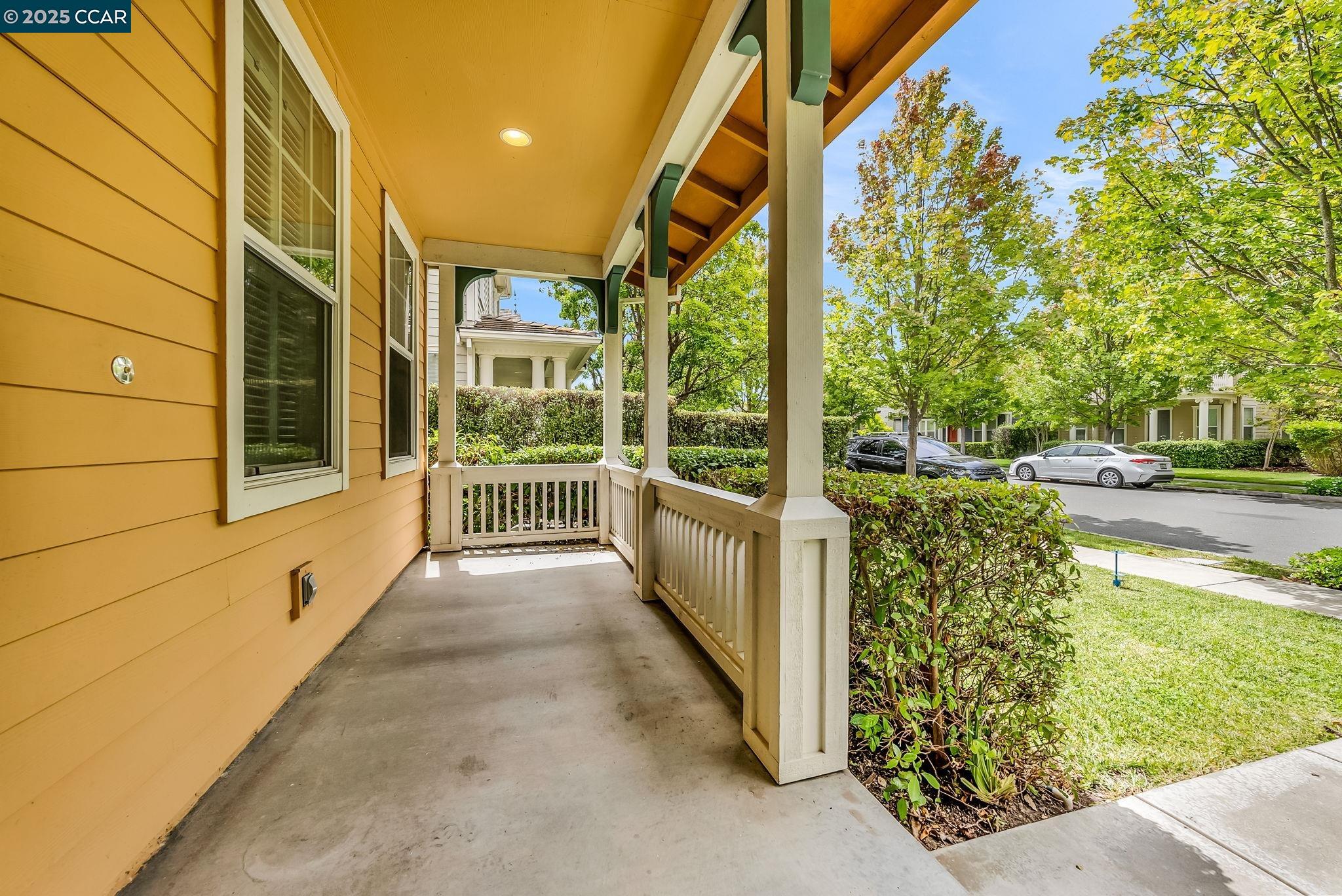 Detail Gallery Image 5 of 11 For 630 Oscar St, Vallejo,  CA 94592 - 5 Beds | 3/1 Baths