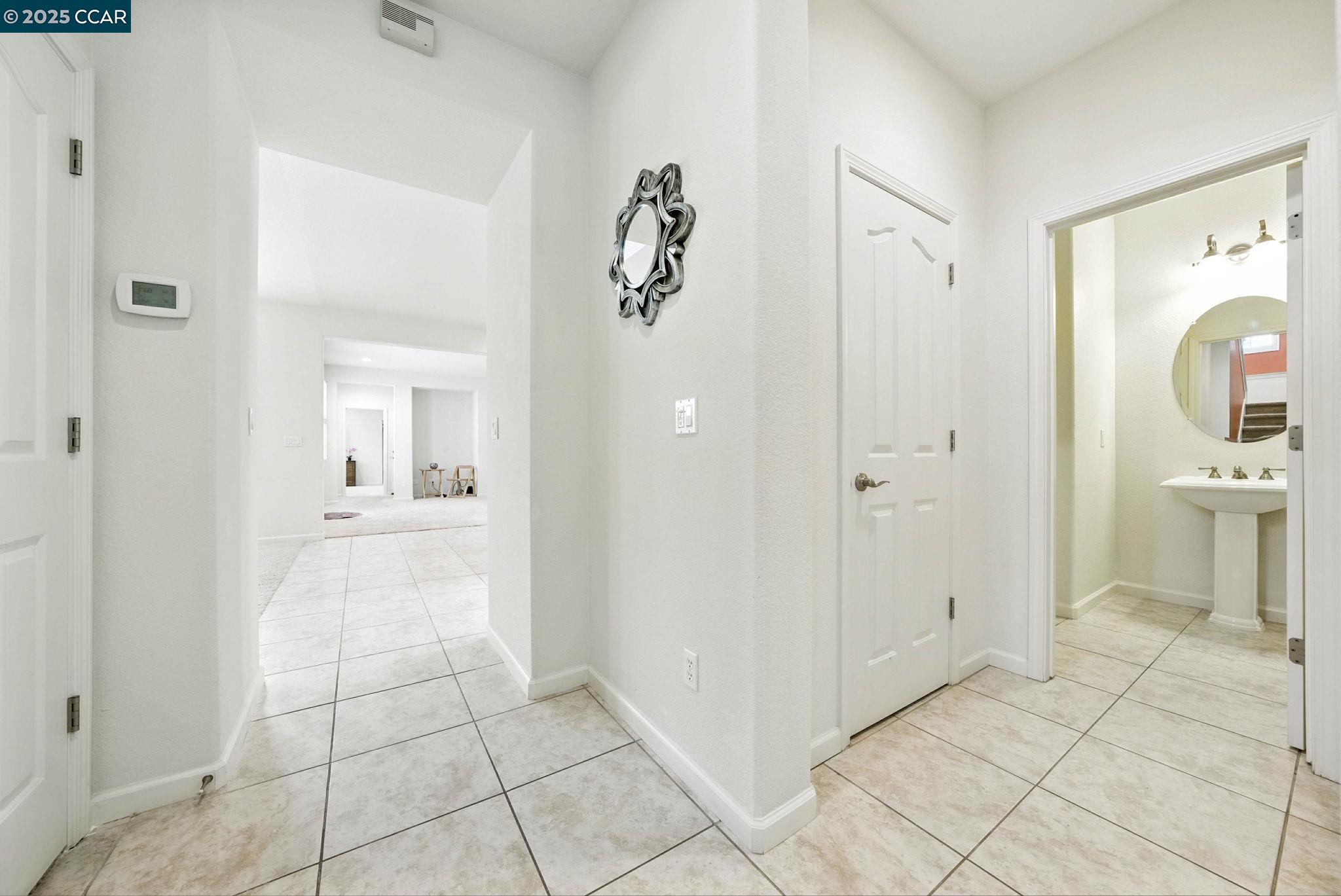 Detail Gallery Image 10 of 11 For 630 Oscar St, Vallejo,  CA 94592 - 5 Beds | 3/1 Baths