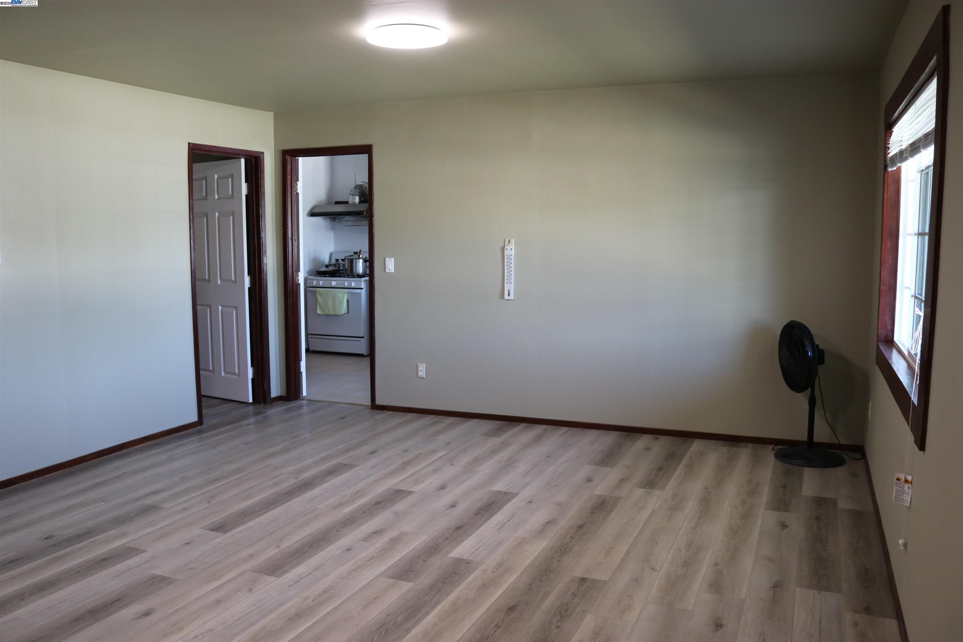 Detail Gallery Image 2 of 22 For 2732 Lincoln Ln, Antioch,  CA 94509 - 3 Beds | 2 Baths
