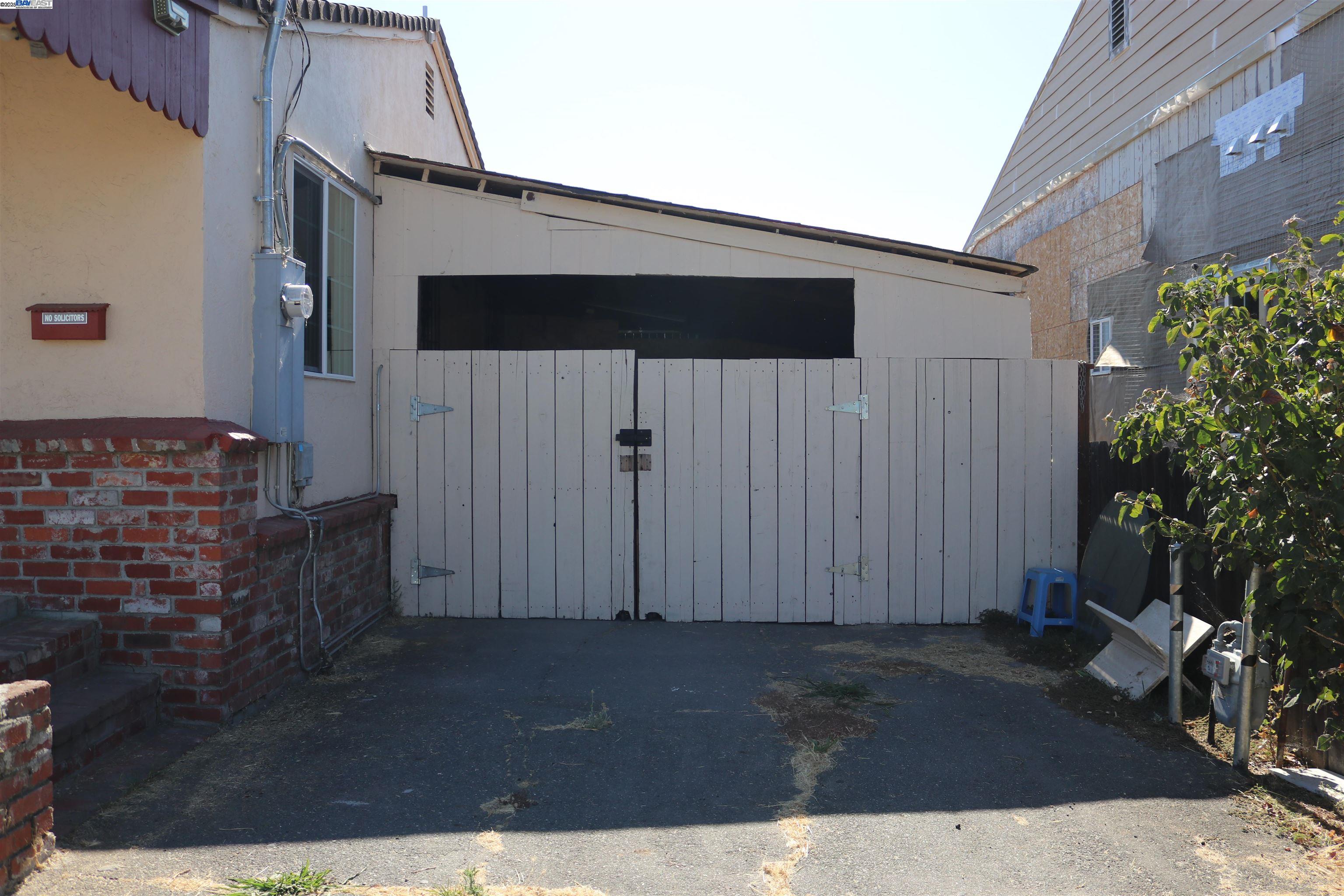 Detail Gallery Image 13 of 22 For 2732 Lincoln Ln, Antioch,  CA 94509 - 3 Beds | 2 Baths