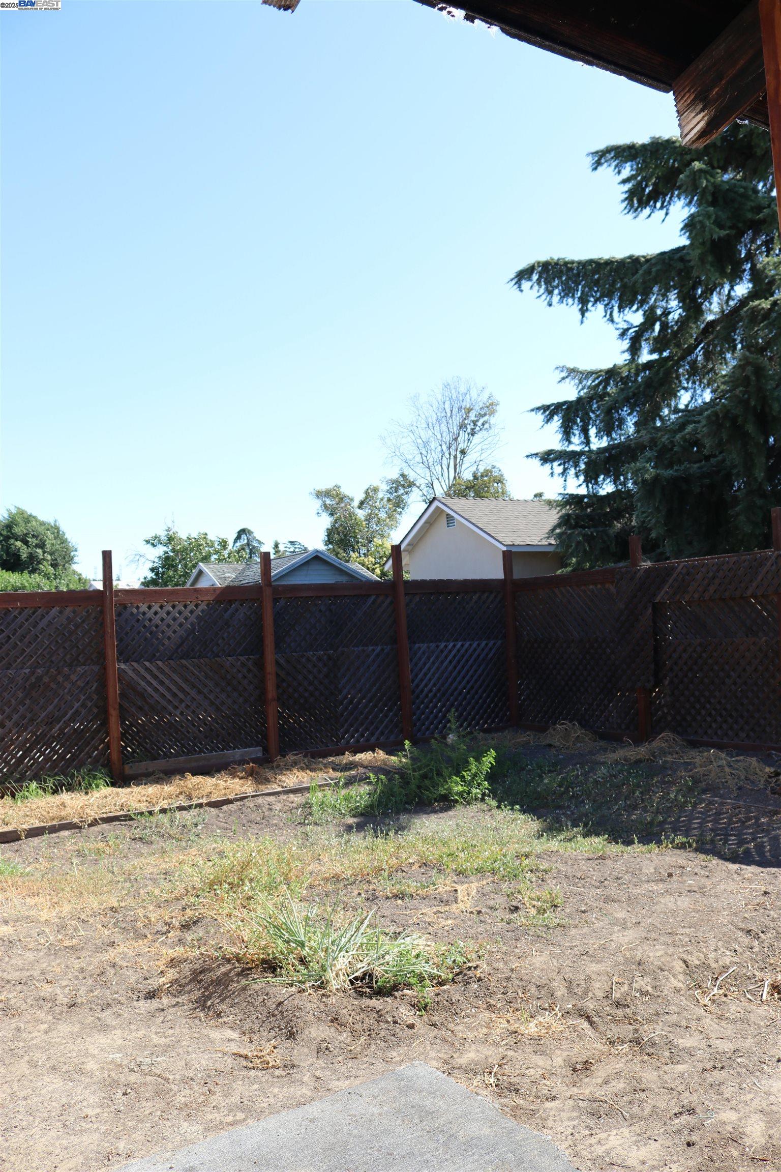 Detail Gallery Image 20 of 22 For 2732 Lincoln Ln, Antioch,  CA 94509 - 3 Beds | 2 Baths
