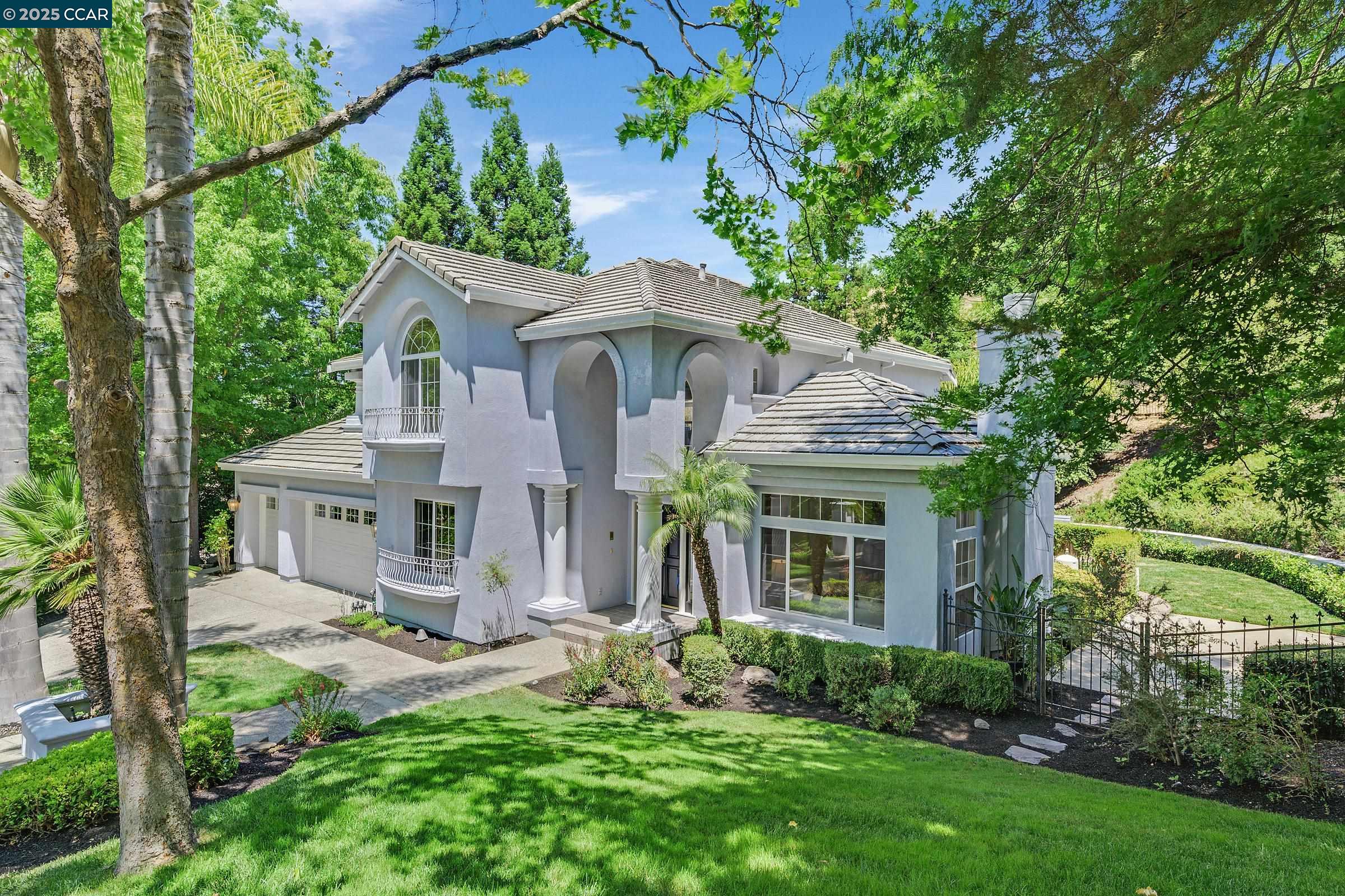 Detail Gallery Image 2 of 60 For 4253 Golden Oak Ct, Danville,  CA 94506 - 5 Beds | 3/1 Baths