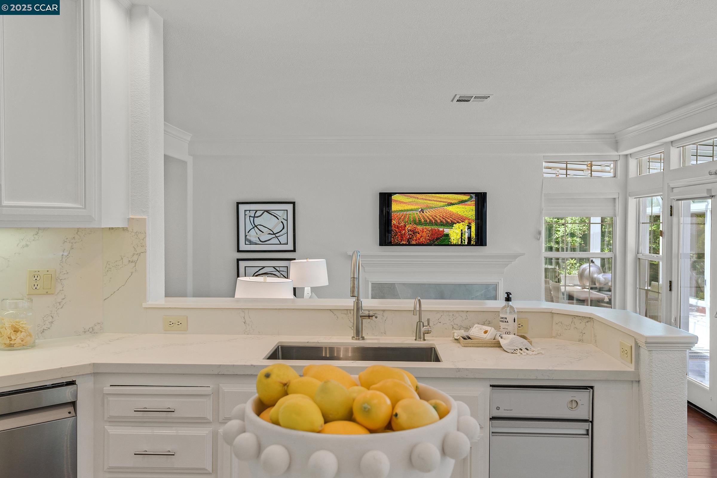 Detail Gallery Image 20 of 60 For 4253 Golden Oak Ct, Danville,  CA 94506 - 5 Beds | 3/1 Baths