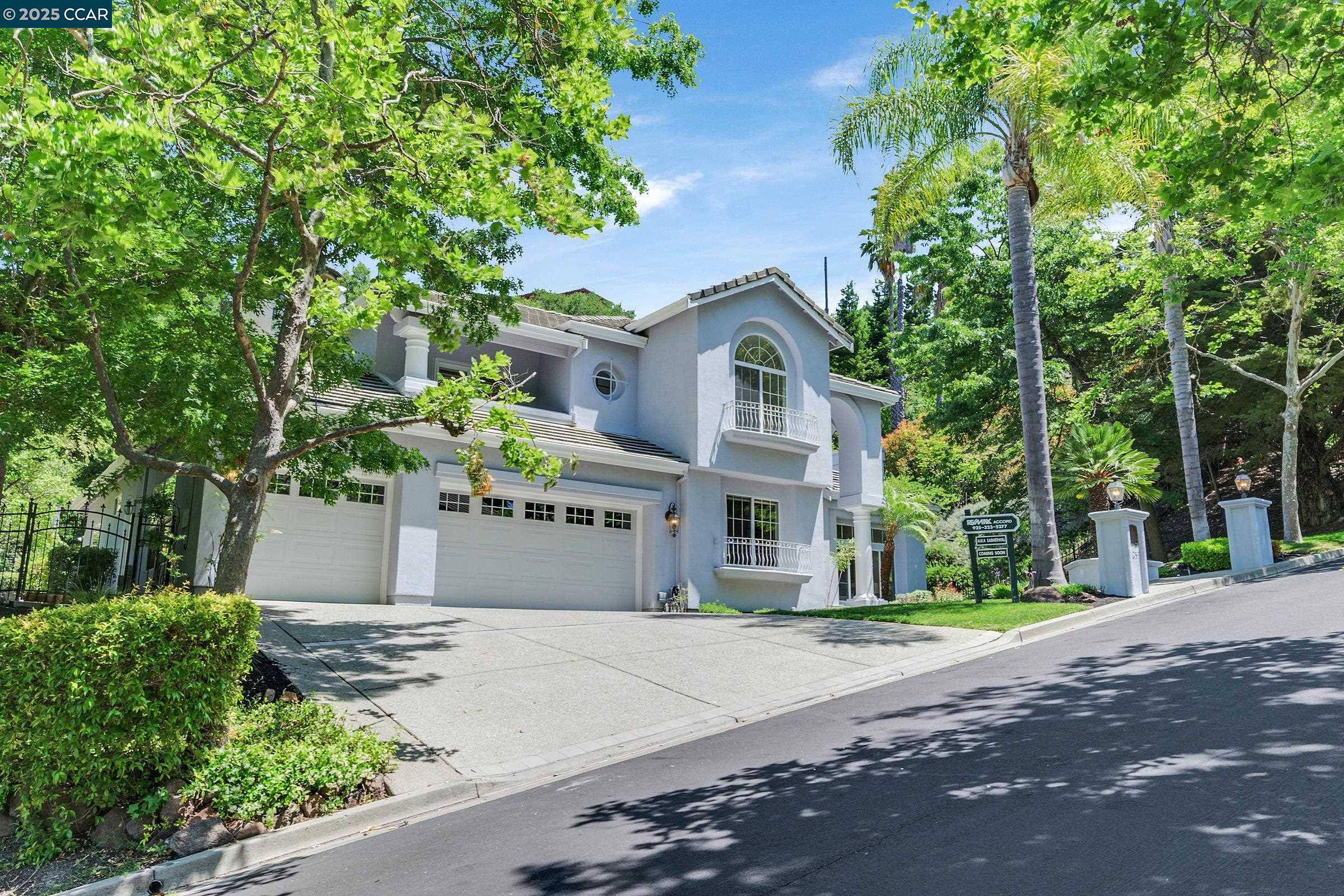 Detail Gallery Image 3 of 60 For 4253 Golden Oak Ct, Danville,  CA 94506 - 5 Beds | 3/1 Baths