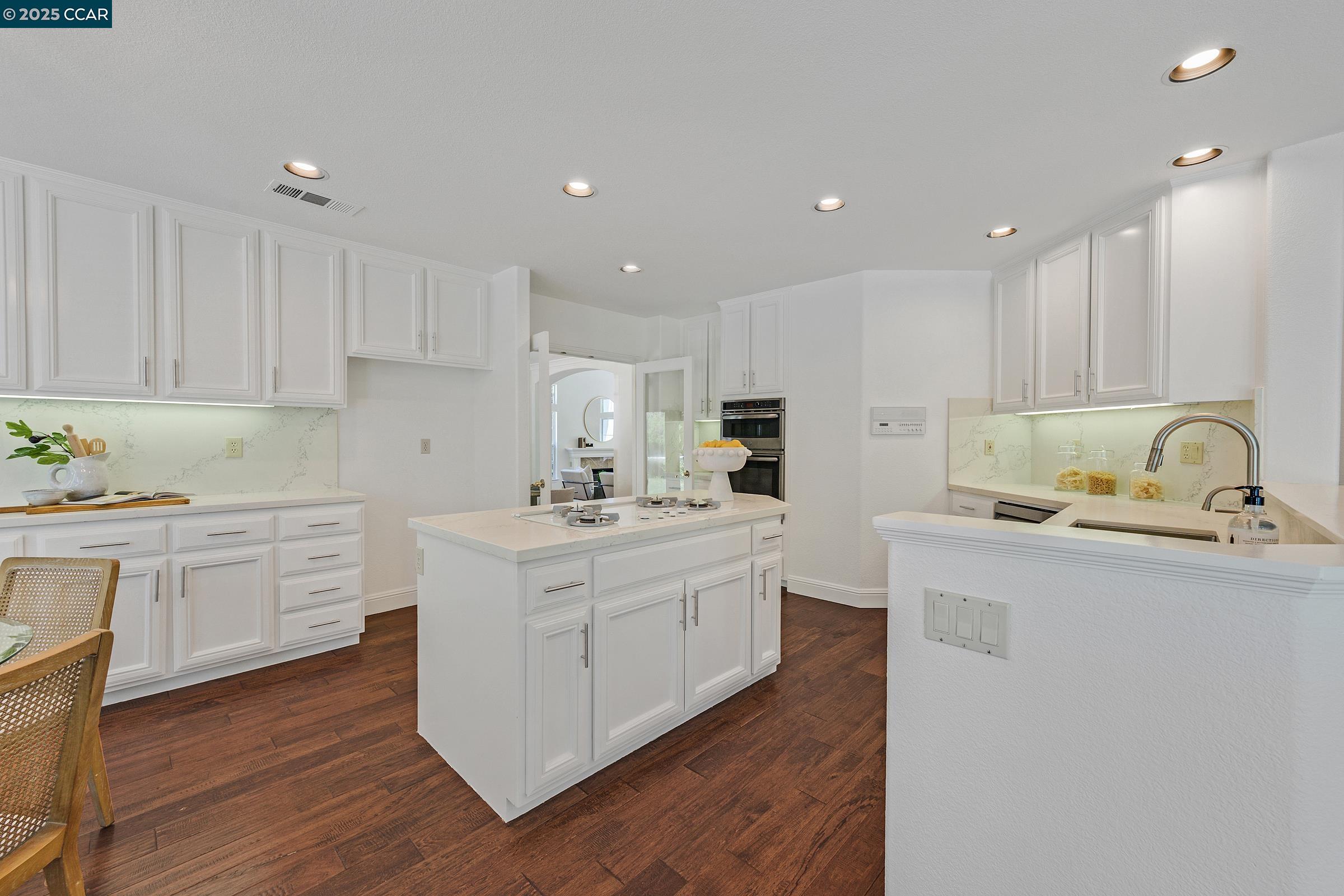 Detail Gallery Image 21 of 60 For 4253 Golden Oak Ct, Danville,  CA 94506 - 5 Beds | 3/1 Baths