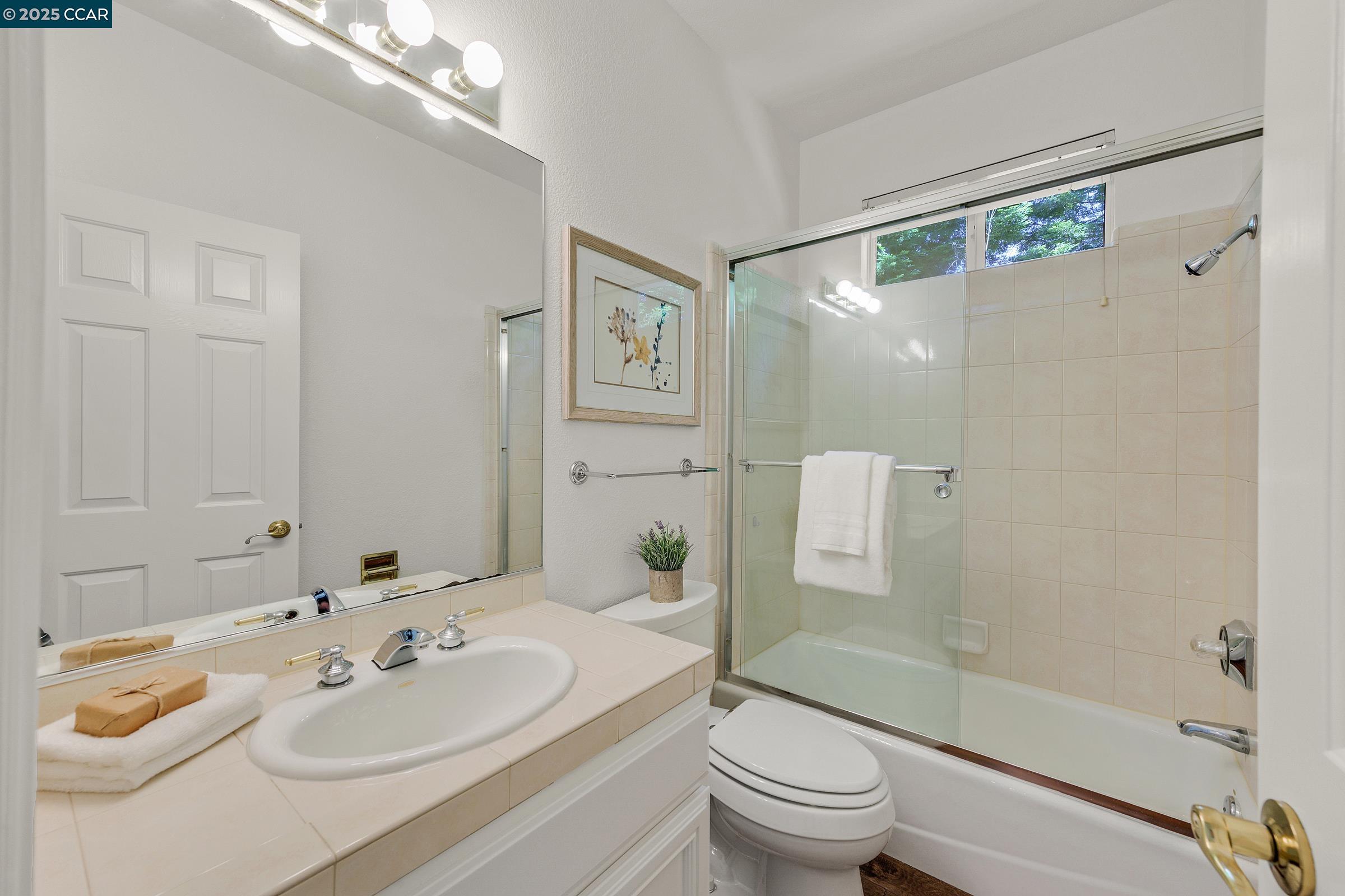 Detail Gallery Image 30 of 60 For 4253 Golden Oak Ct, Danville,  CA 94506 - 5 Beds | 3/1 Baths
