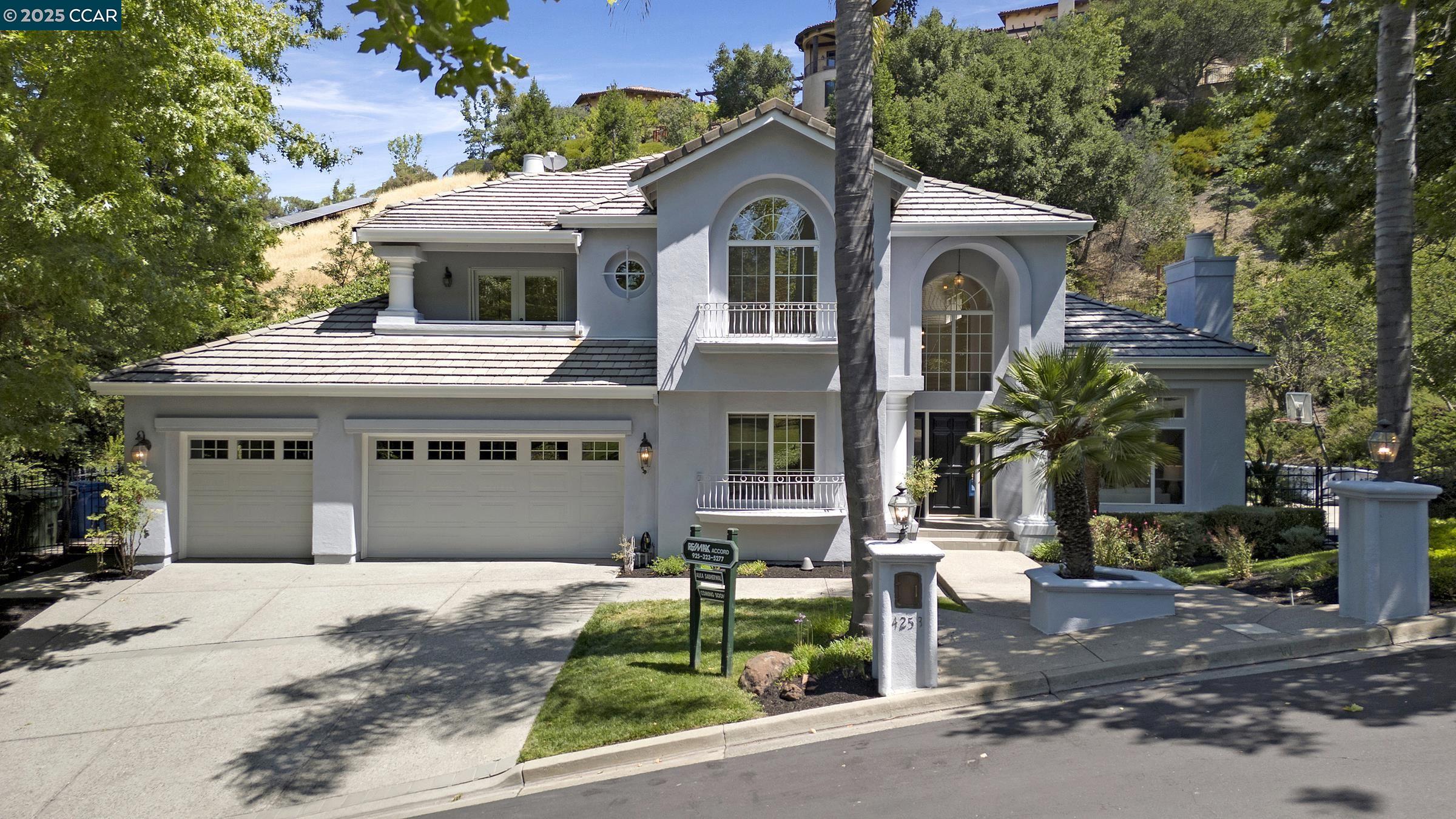 Detail Gallery Image 5 of 60 For 4253 Golden Oak Ct, Danville,  CA 94506 - 5 Beds | 3/1 Baths