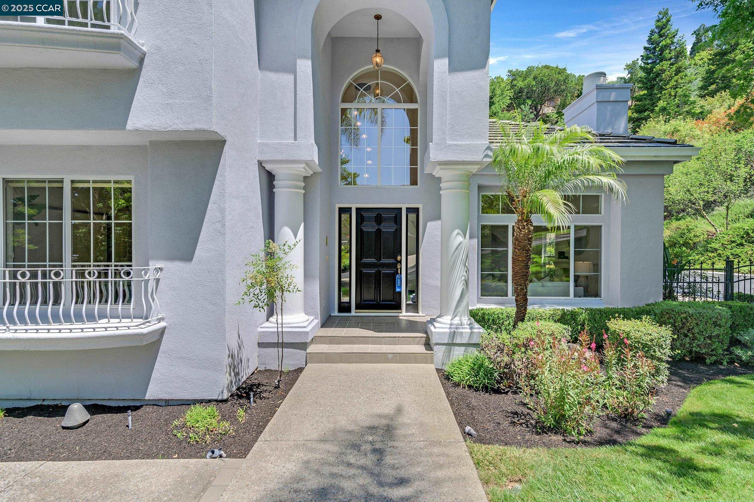 Detail Gallery Image 7 of 60 For 4253 Golden Oak Ct, Danville,  CA 94506 - 5 Beds | 3/1 Baths