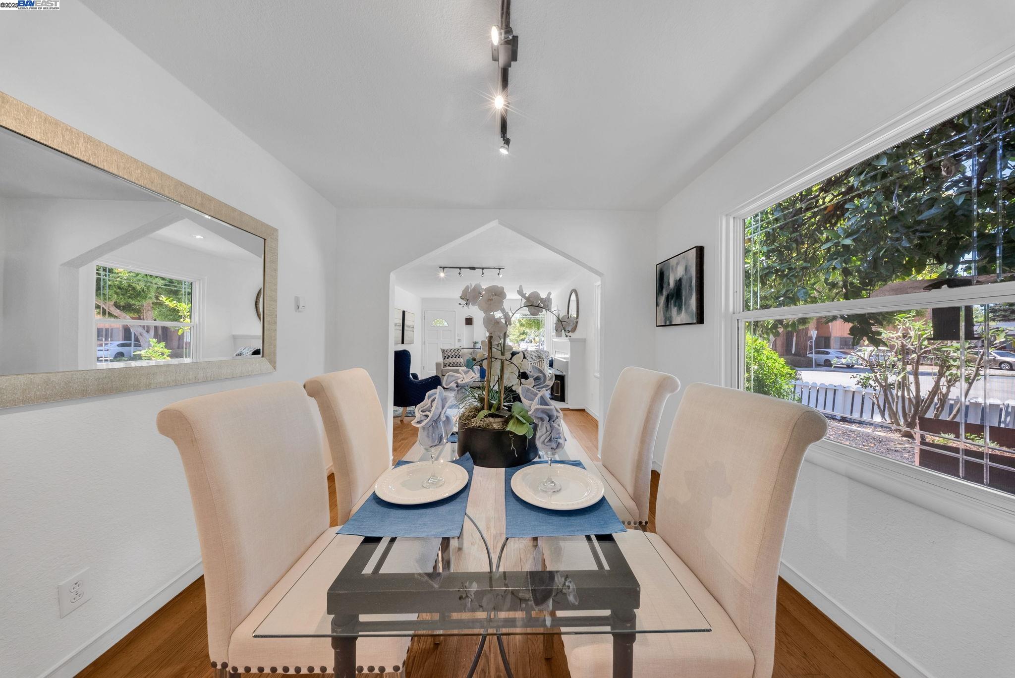 Detail Gallery Image 13 of 20 For 205 Julius St, San Leandro,  CA 94577 - 2 Beds | 1 Baths