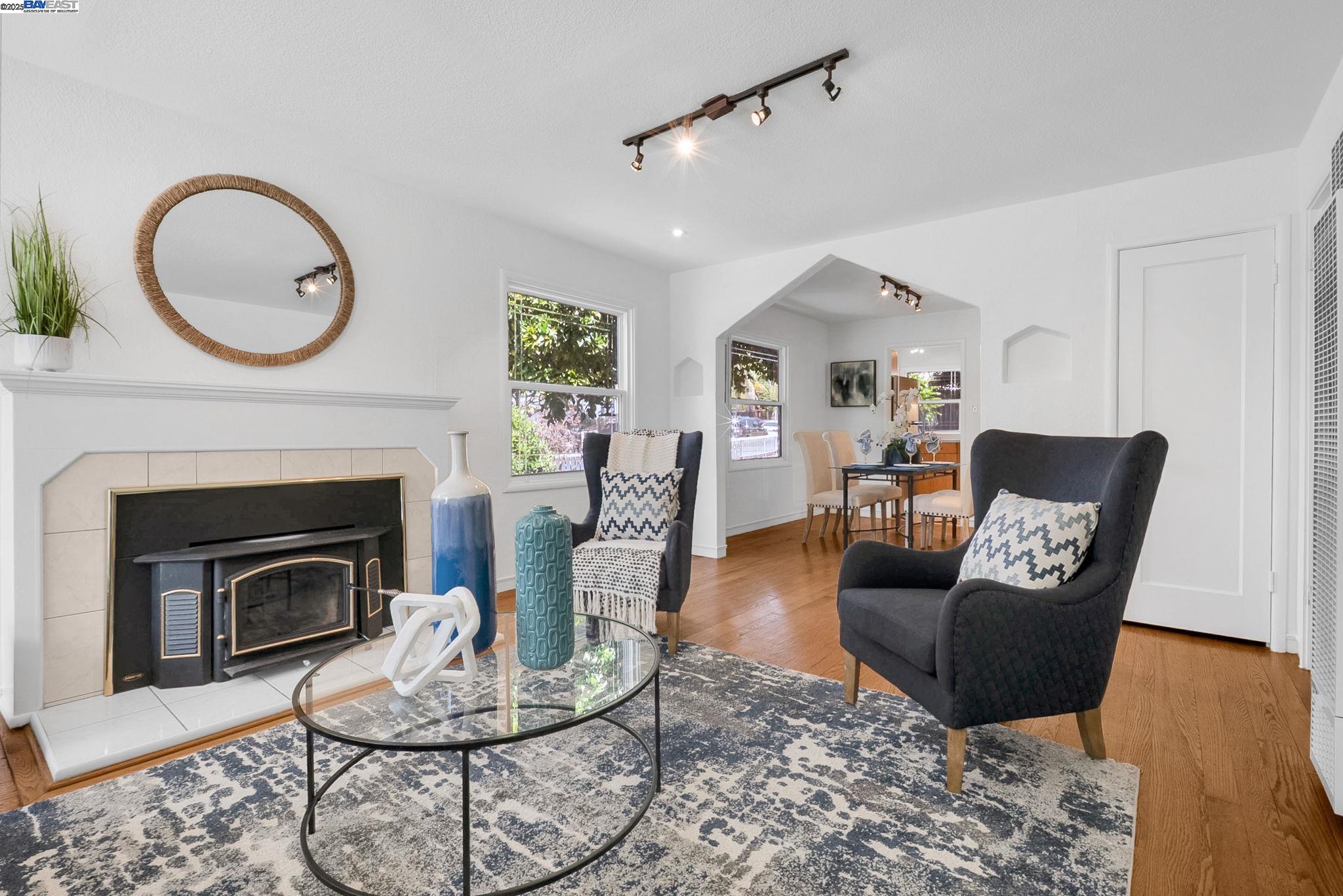 Detail Gallery Image 6 of 20 For 205 Julius St, San Leandro,  CA 94577 - 2 Beds | 1 Baths