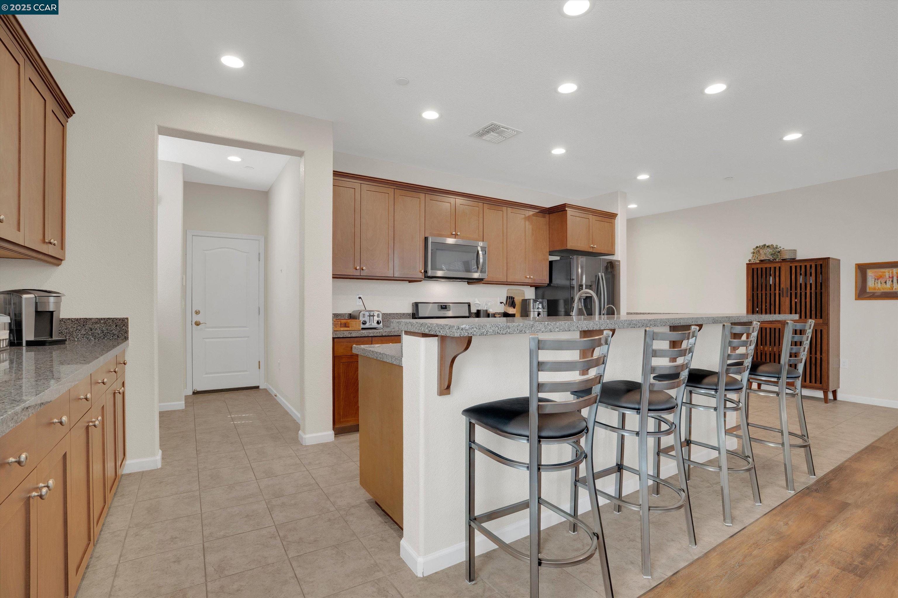 Detail Gallery Image 10 of 42 For 8275 Brookhaven Cir, Discovery Bay,  CA 94505 - 3 Beds | 2 Baths