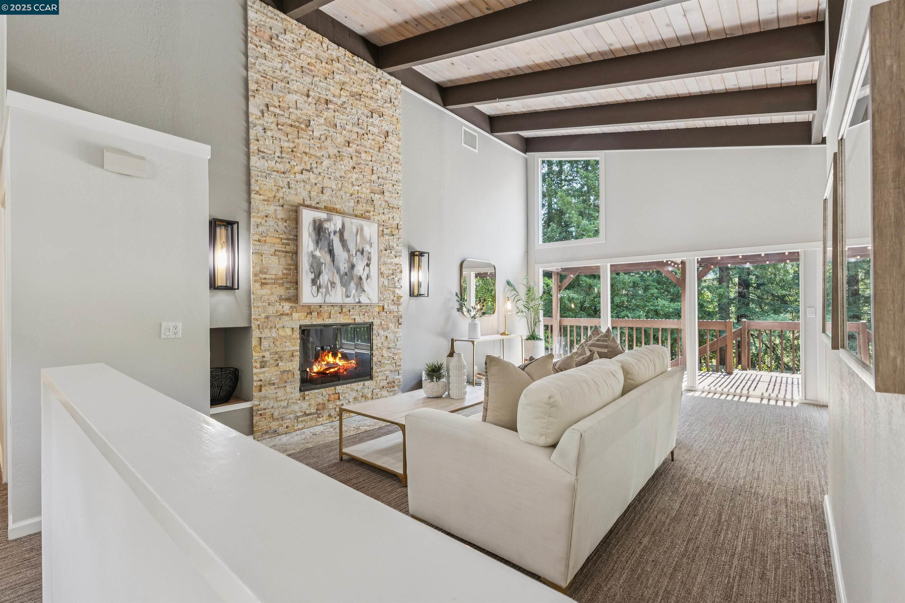 Detail Gallery Image 2 of 36 For 901 Carol Ln, Lafayette,  CA 94549 - 6 Beds | 3 Baths