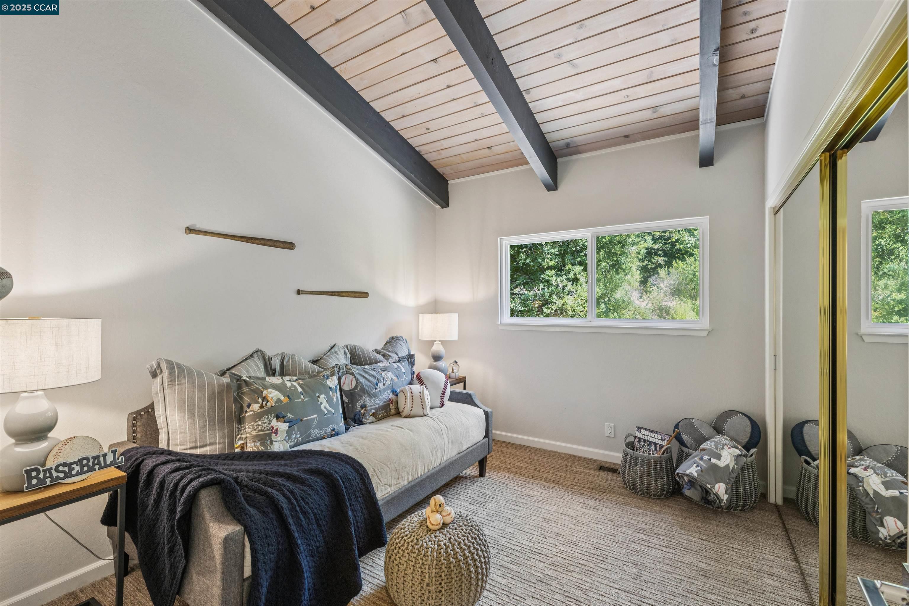 Detail Gallery Image 13 of 36 For 901 Carol Ln, Lafayette,  CA 94549 - 6 Beds | 3 Baths