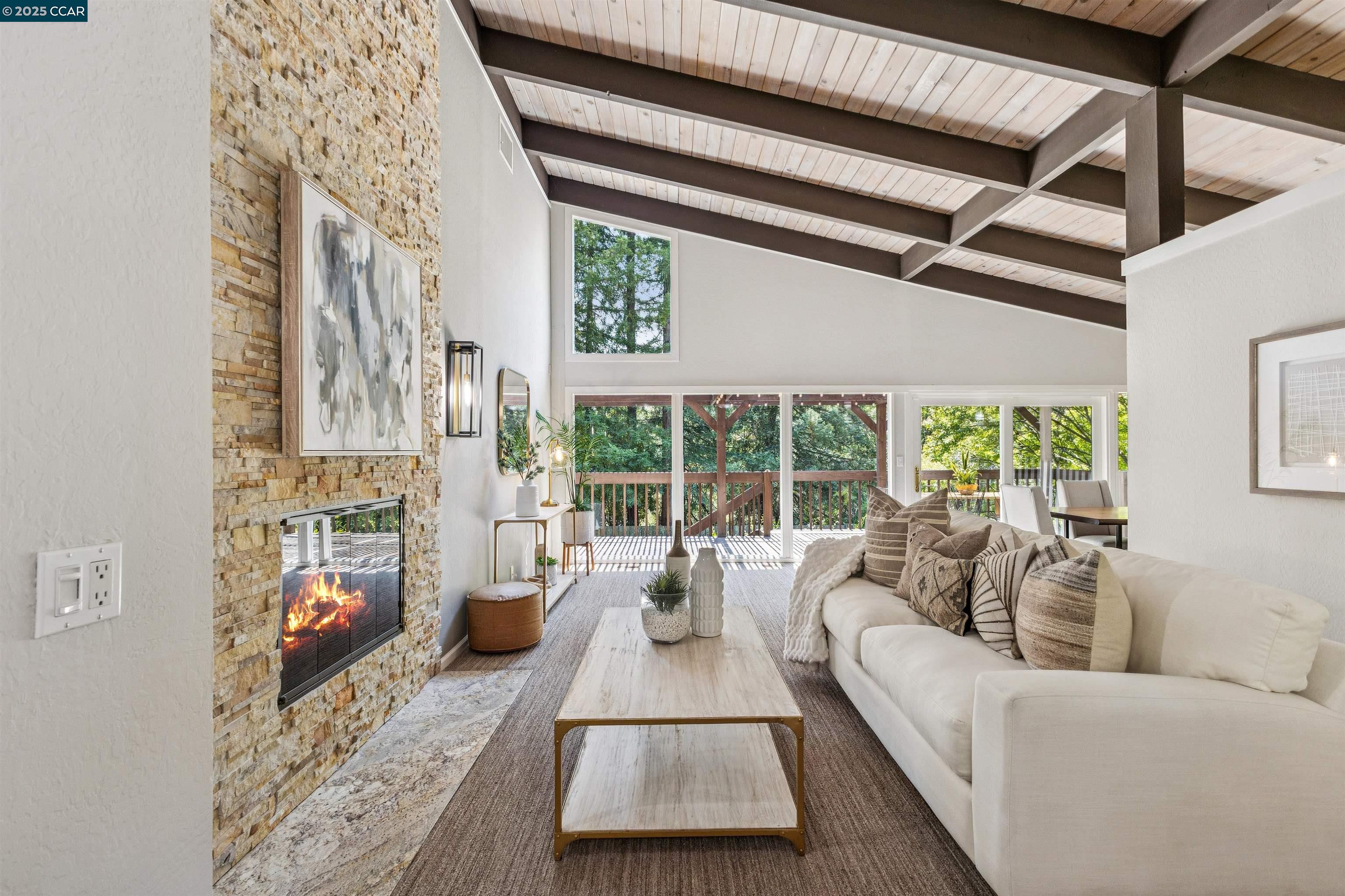 Detail Gallery Image 3 of 36 For 901 Carol Ln, Lafayette,  CA 94549 - 6 Beds | 3 Baths