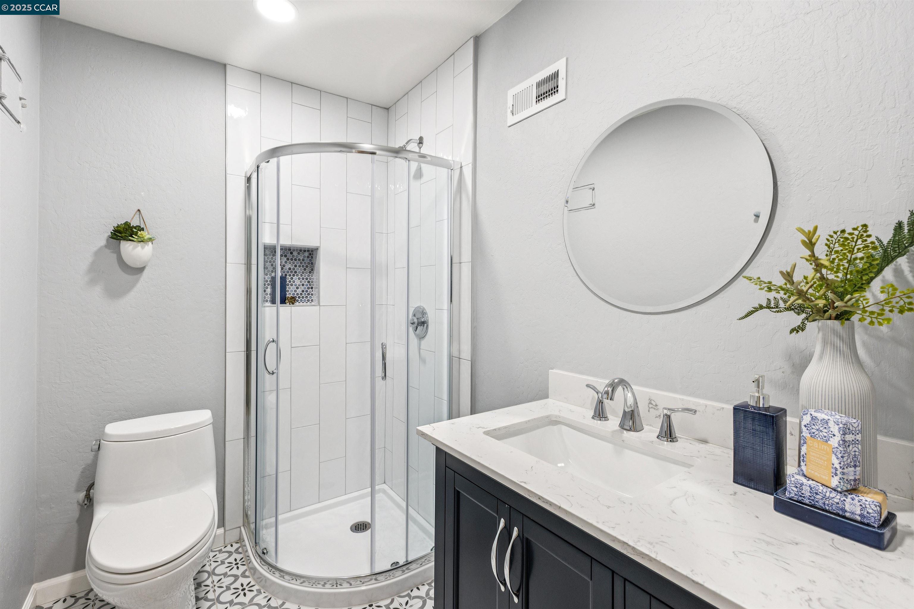 Detail Gallery Image 25 of 36 For 901 Carol Ln, Lafayette,  CA 94549 - 6 Beds | 3 Baths