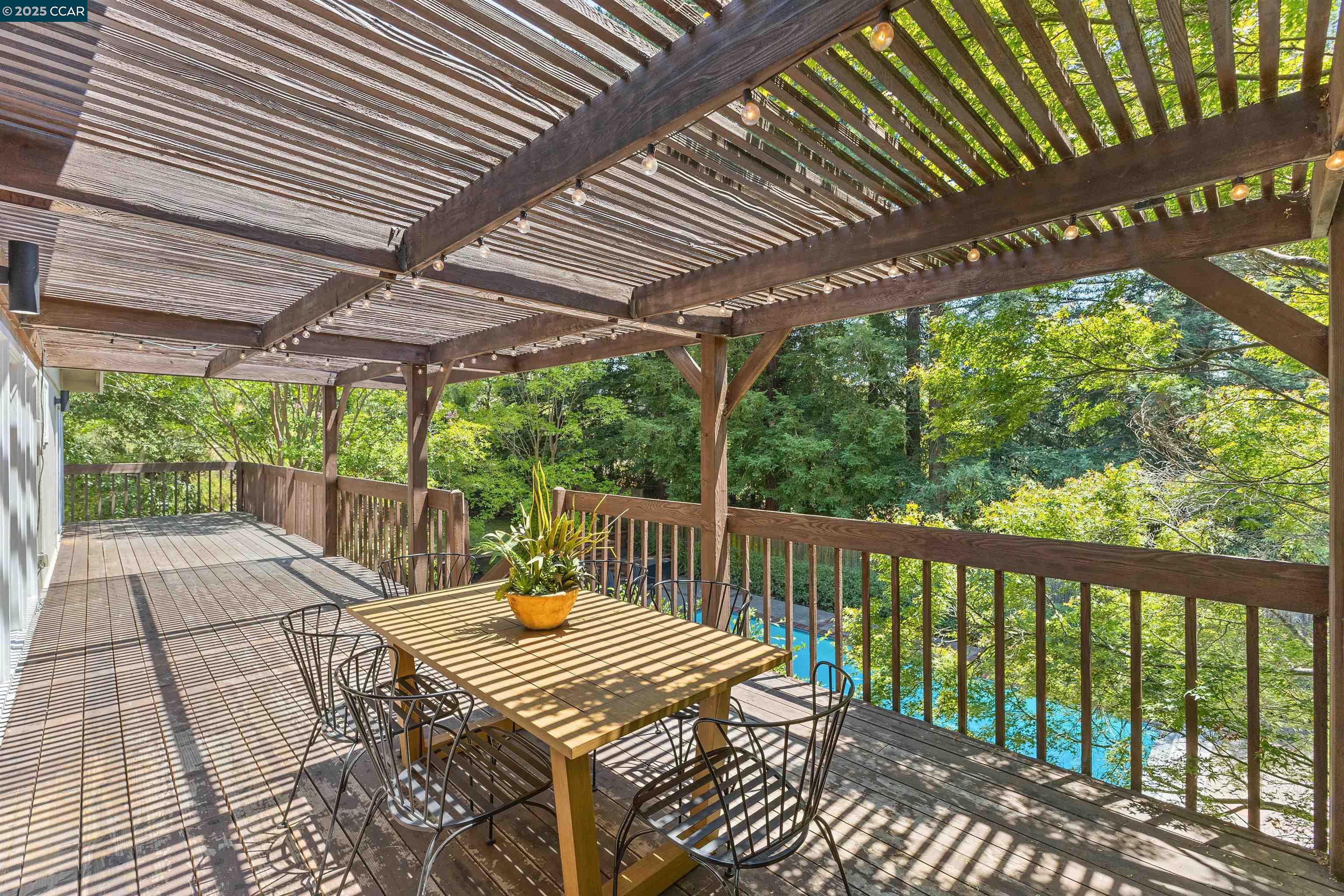 Detail Gallery Image 29 of 36 For 901 Carol Ln, Lafayette,  CA 94549 - 6 Beds | 3 Baths
