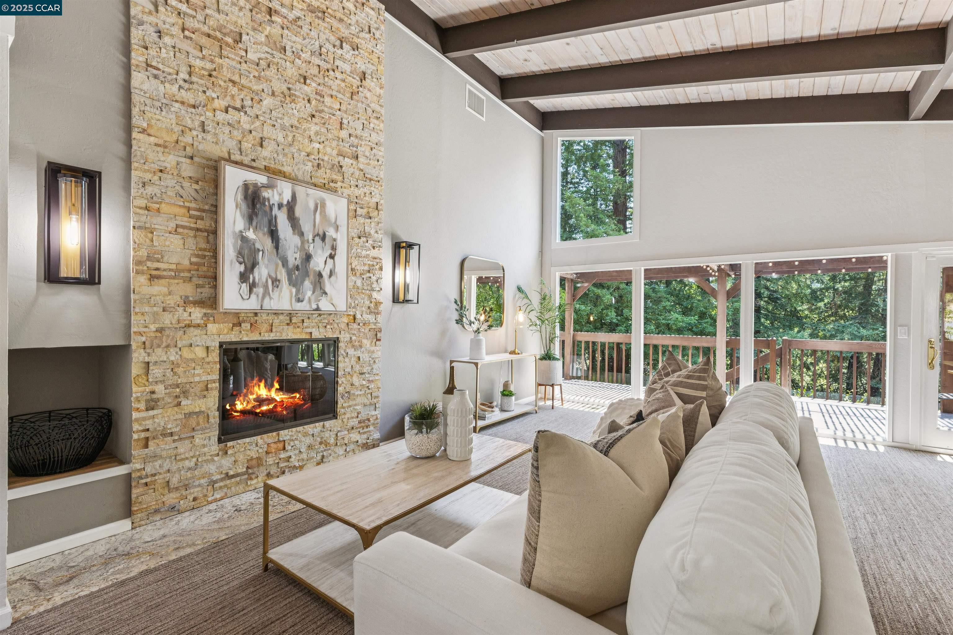 Detail Gallery Image 4 of 36 For 901 Carol Ln, Lafayette,  CA 94549 - 6 Beds | 3 Baths
