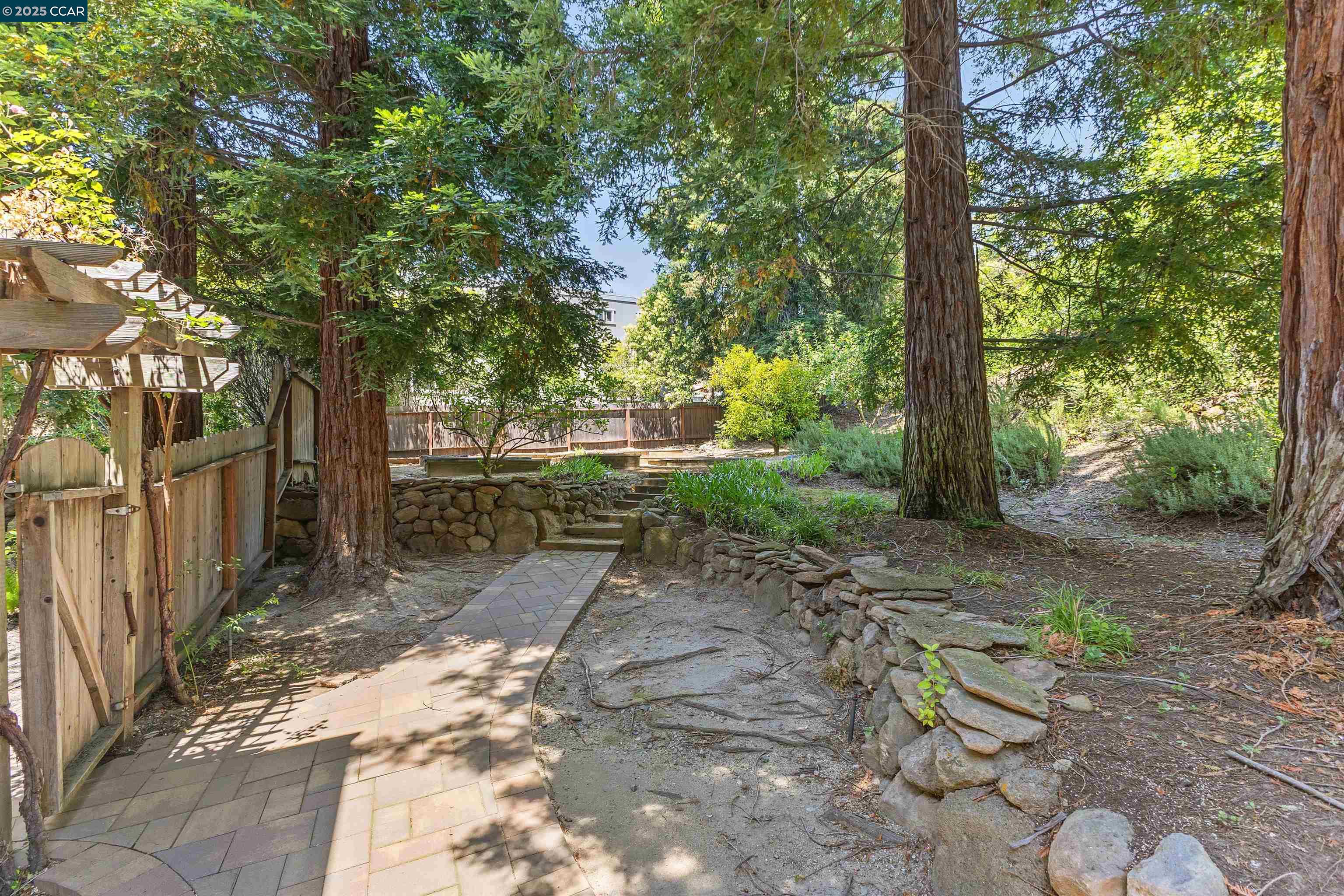 Detail Gallery Image 34 of 36 For 901 Carol Ln, Lafayette,  CA 94549 - 6 Beds | 3 Baths