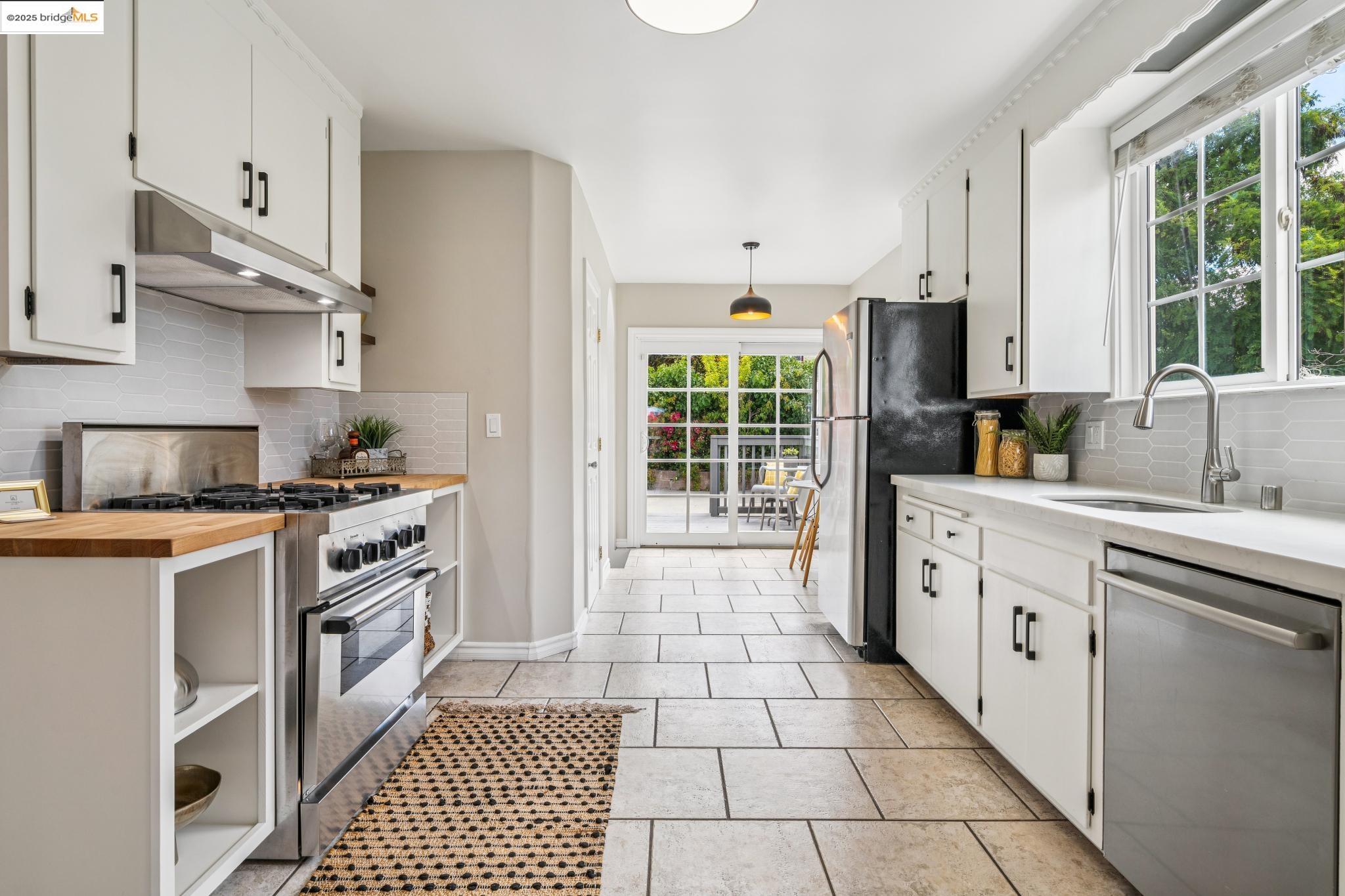 Detail Gallery Image 15 of 60 For 550 Mclaughlin St, Richmond,  CA 94805 - 2 Beds | 1/1 Baths