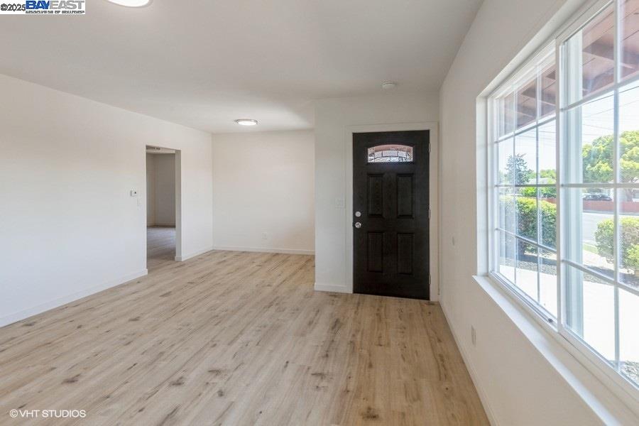 Detail Gallery Image 8 of 30 For 26676 Colette St, Hayward,  CA 94544 - 6 Beds | 3 Baths