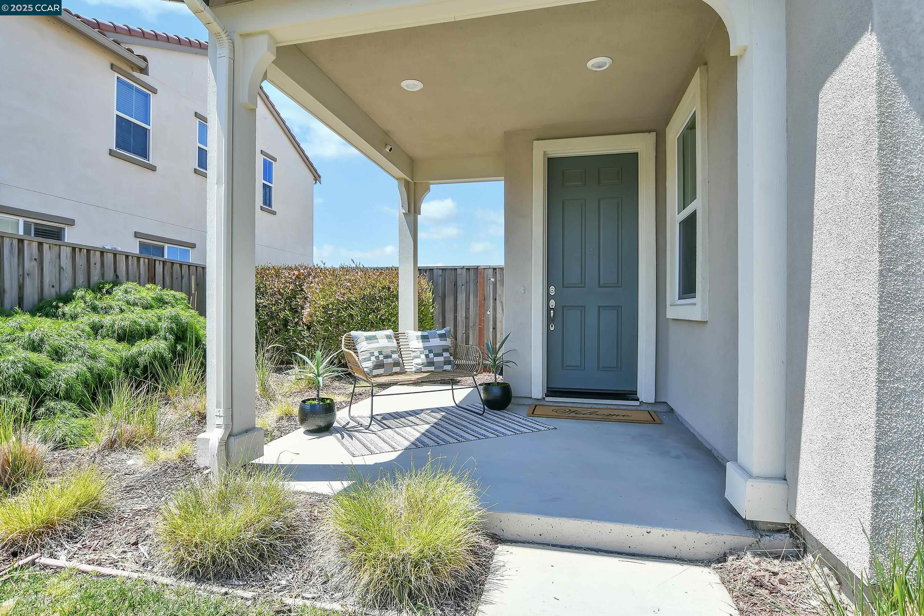 Detail Gallery Image 5 of 38 For 8723 Aquamarine Dr., Vallejo,  CA 94591 - 4 Beds | 3 Baths