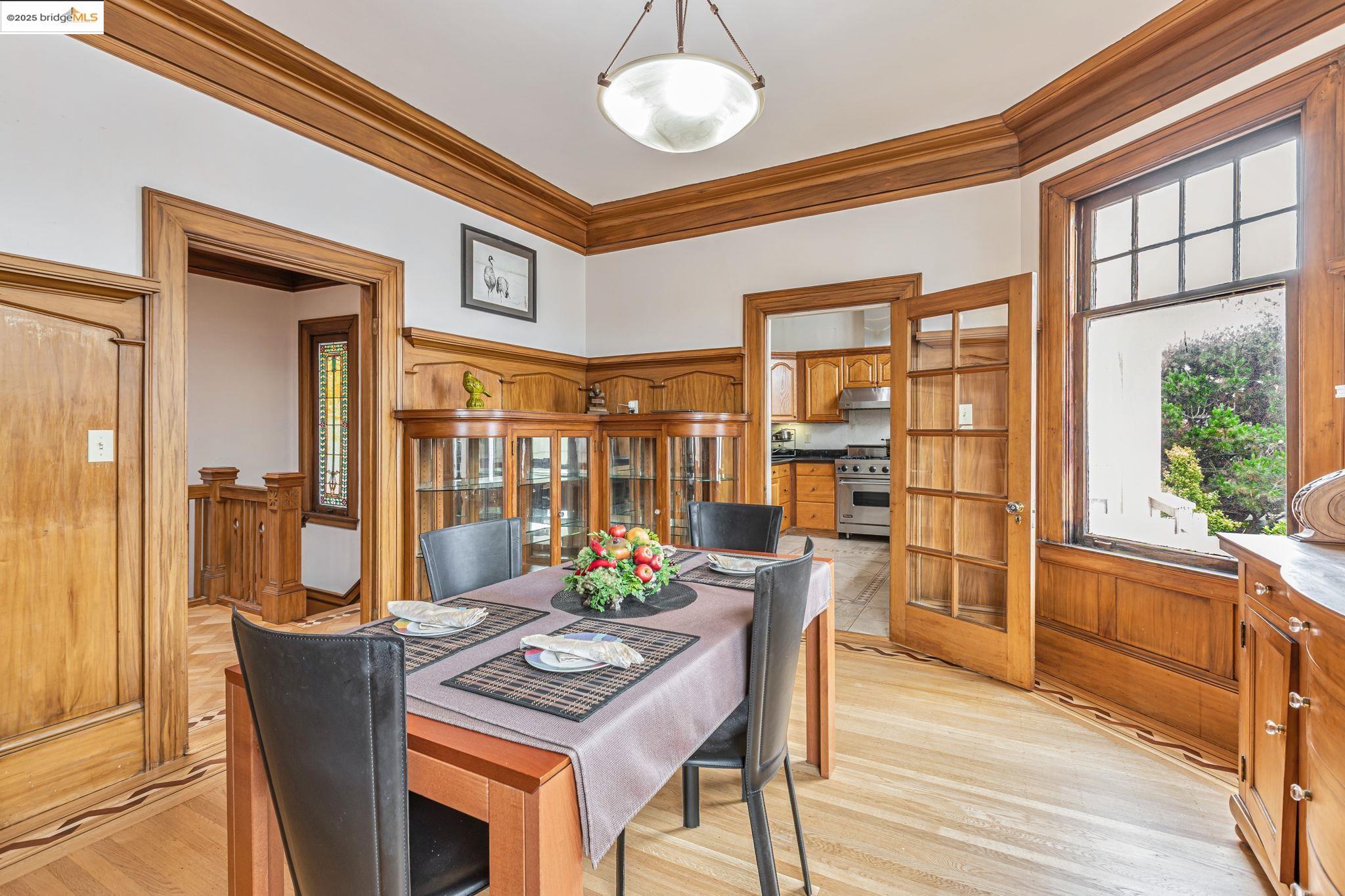 Detail Gallery Image 11 of 60 For 2033 Clement St, San Francisco,  CA 94121 - 5 Beds | 3/1 Baths