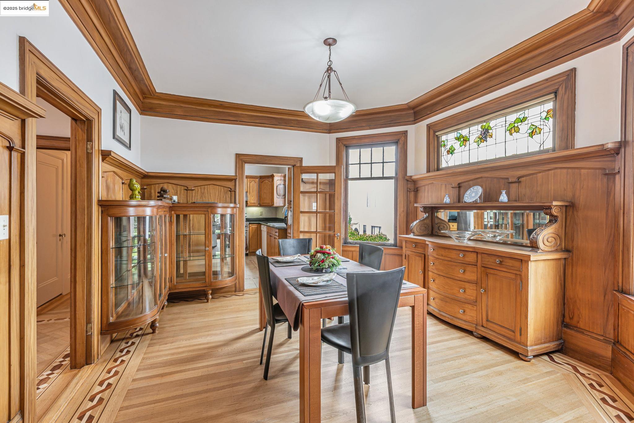 Detail Gallery Image 12 of 60 For 2033 Clement St, San Francisco,  CA 94121 - 5 Beds | 3/1 Baths