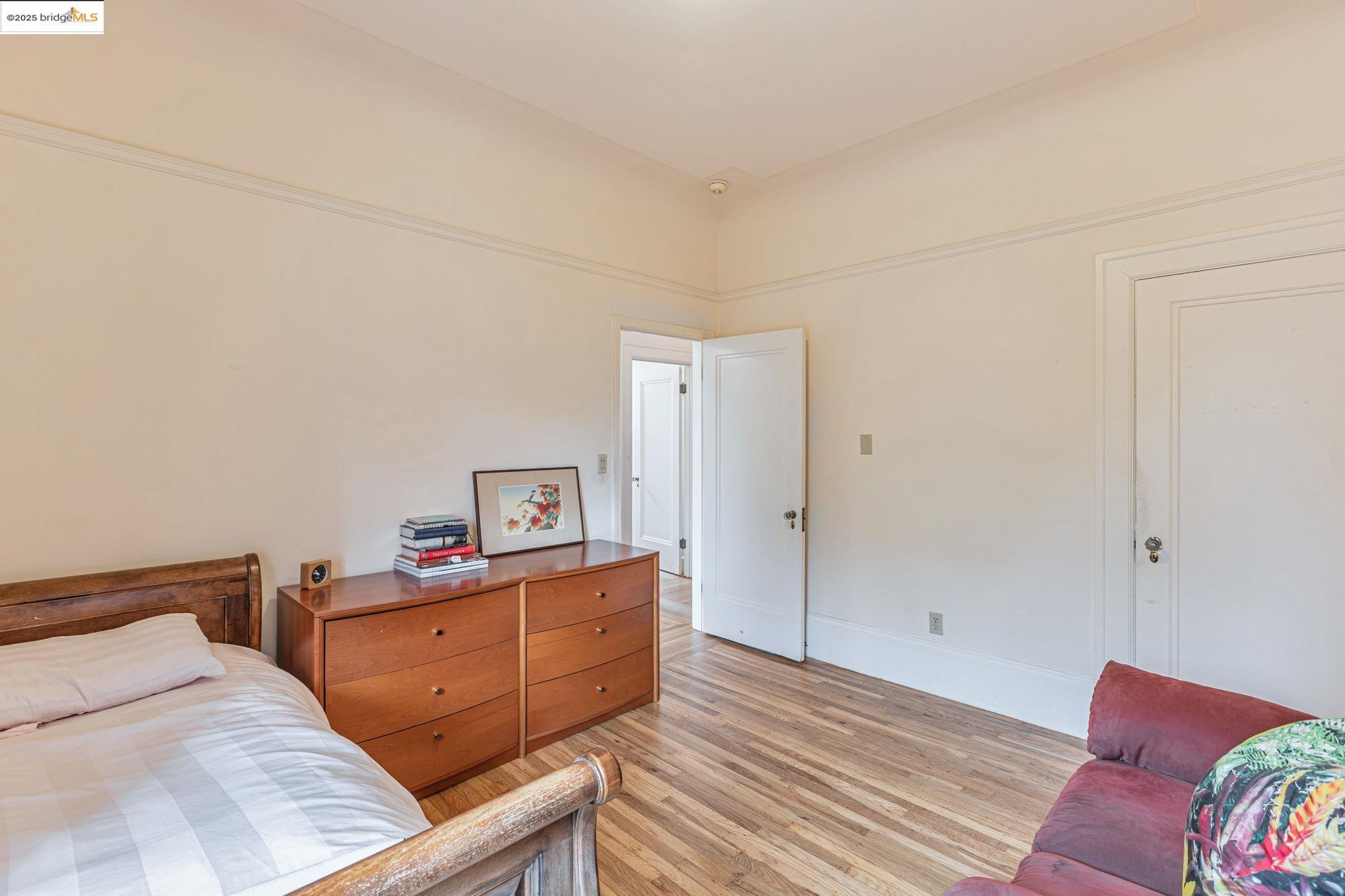 Detail Gallery Image 19 of 60 For 2033 Clement St, San Francisco,  CA 94121 - 5 Beds | 3/1 Baths