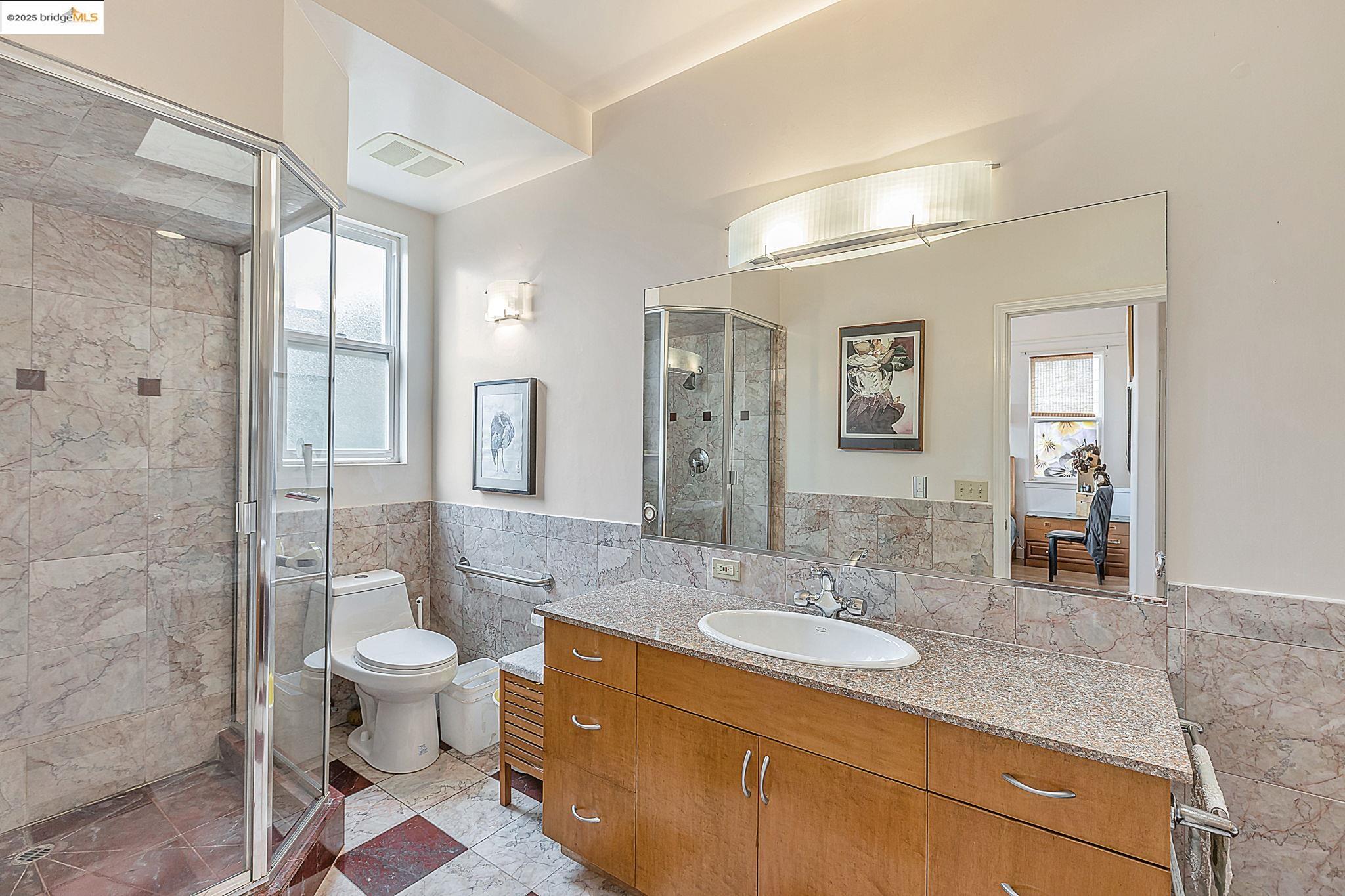 Detail Gallery Image 23 of 60 For 2033 Clement St, San Francisco,  CA 94121 - 5 Beds | 3/1 Baths