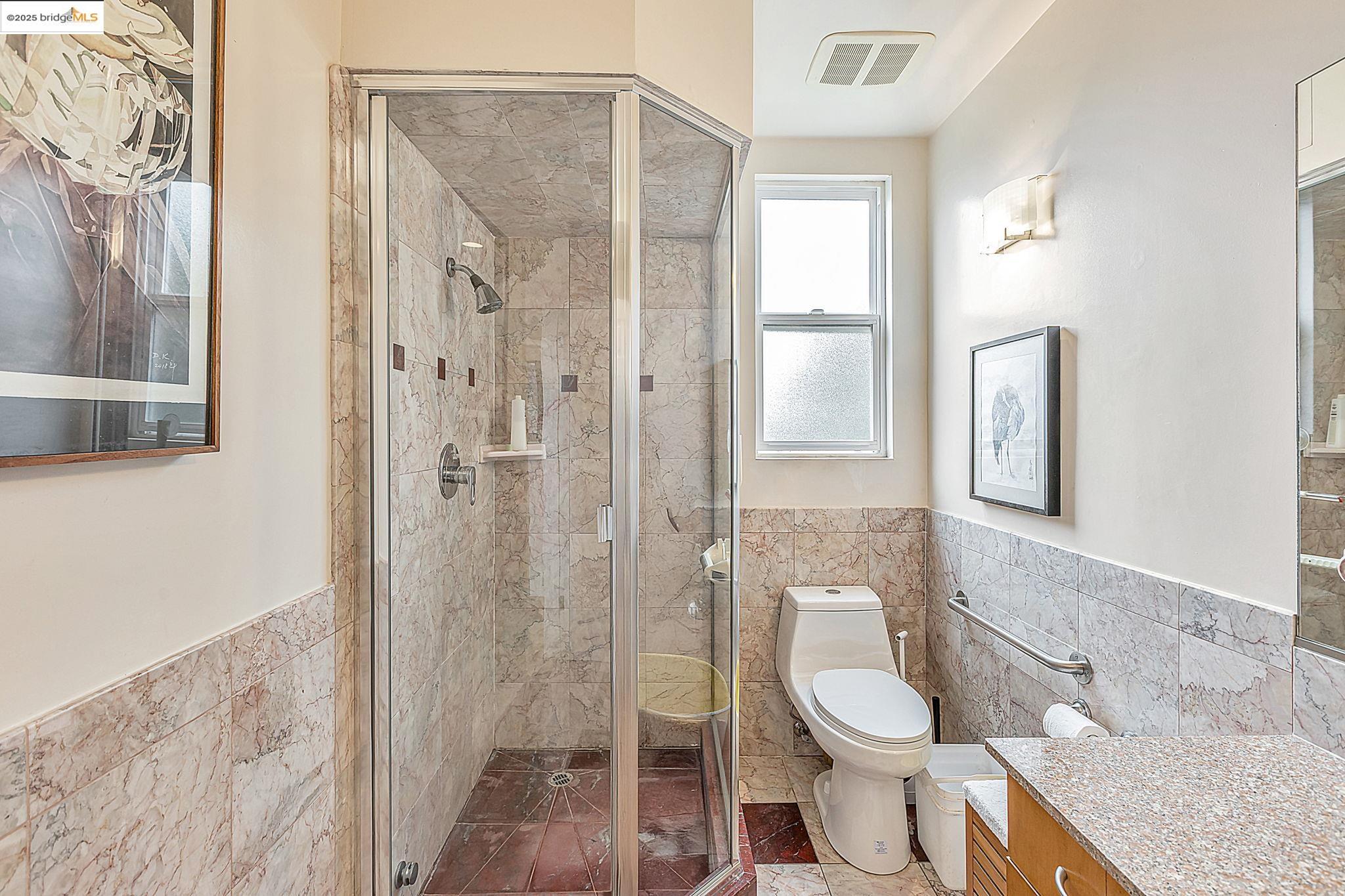 Detail Gallery Image 24 of 60 For 2033 Clement St, San Francisco,  CA 94121 - 5 Beds | 3/1 Baths