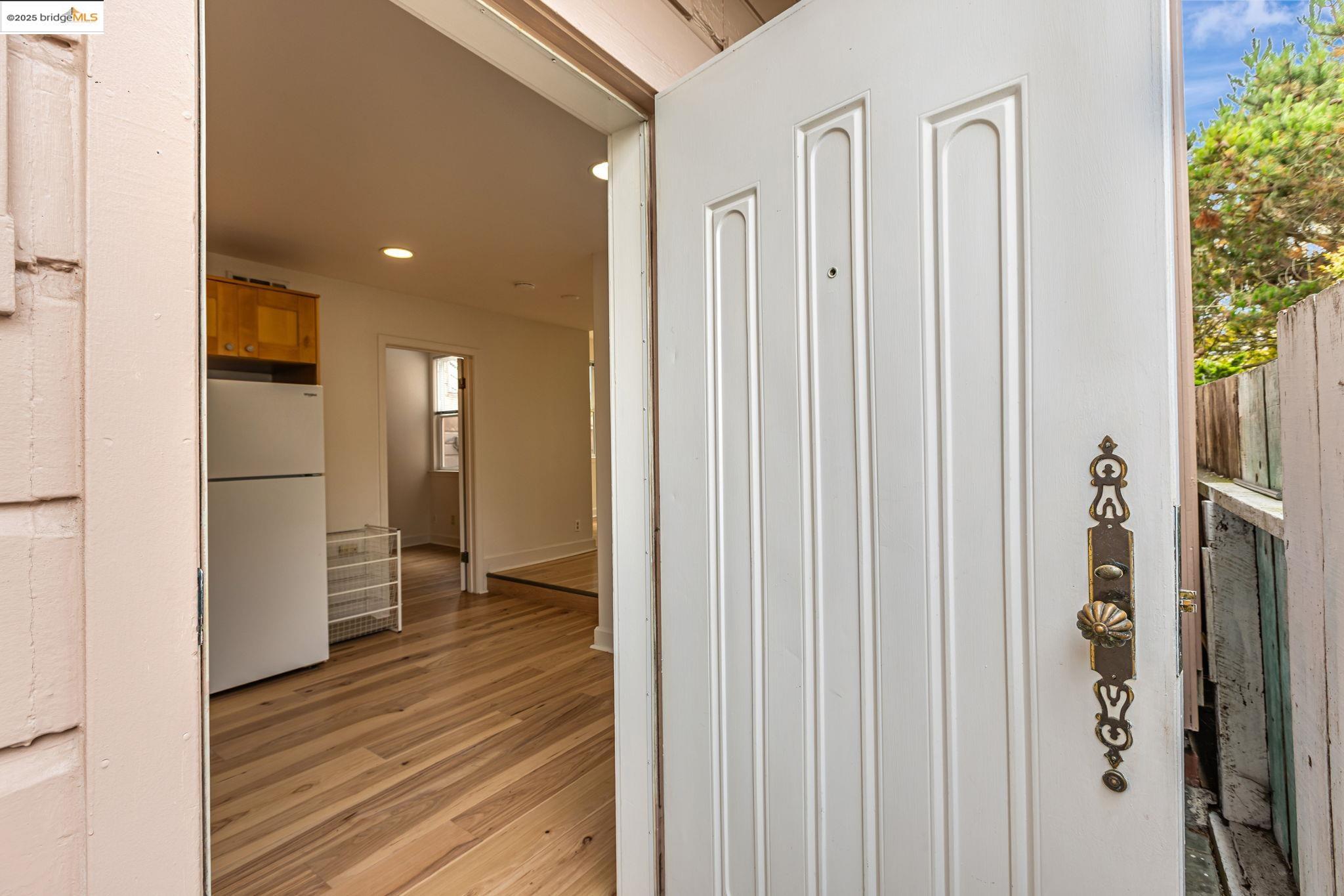 Detail Gallery Image 30 of 60 For 2033 Clement St, San Francisco,  CA 94121 - 5 Beds | 3/1 Baths