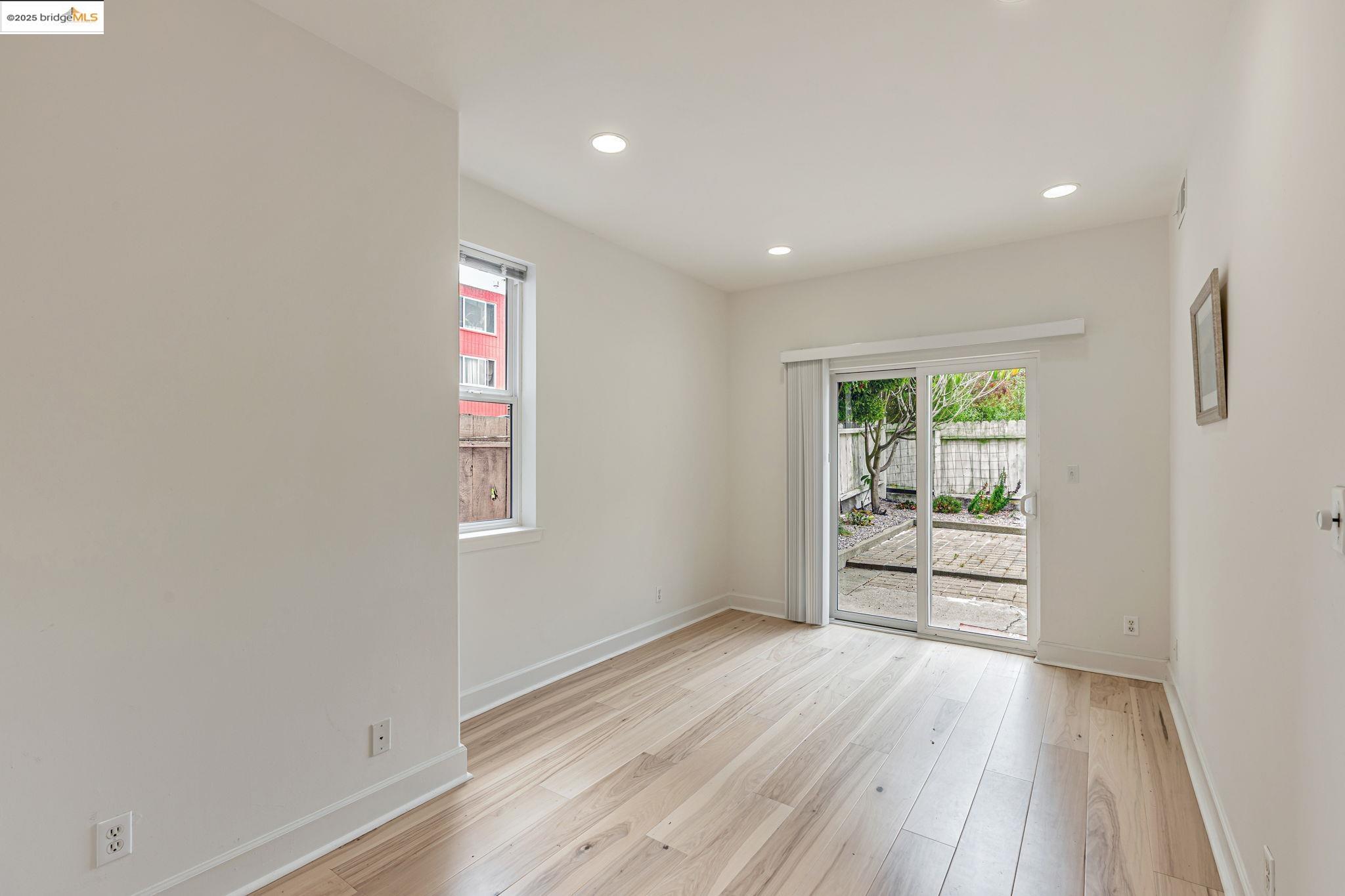 Detail Gallery Image 35 of 60 For 2033 Clement St, San Francisco,  CA 94121 - 5 Beds | 3/1 Baths