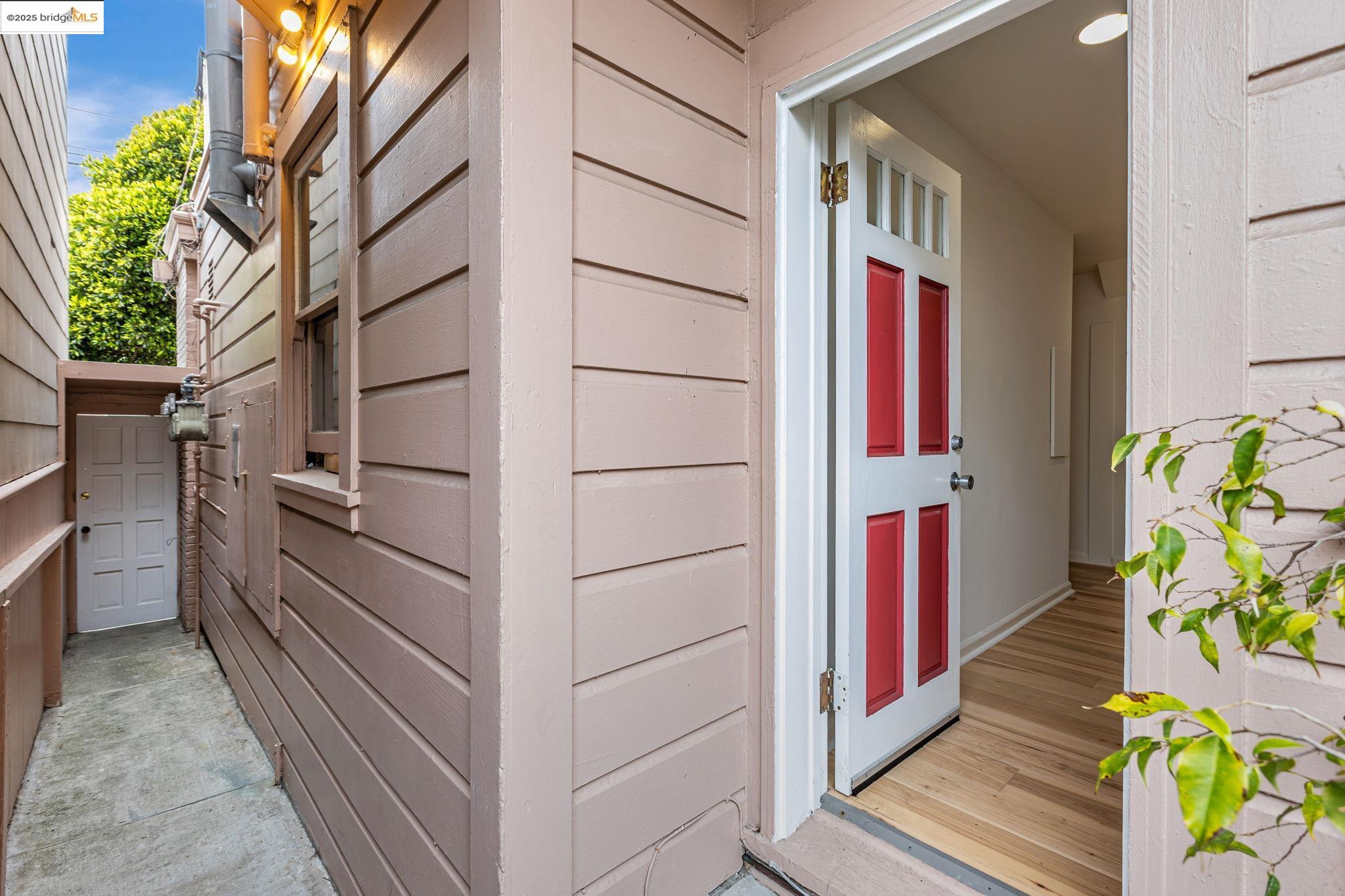 Detail Gallery Image 47 of 60 For 2033 Clement St, San Francisco,  CA 94121 - 5 Beds | 3/1 Baths