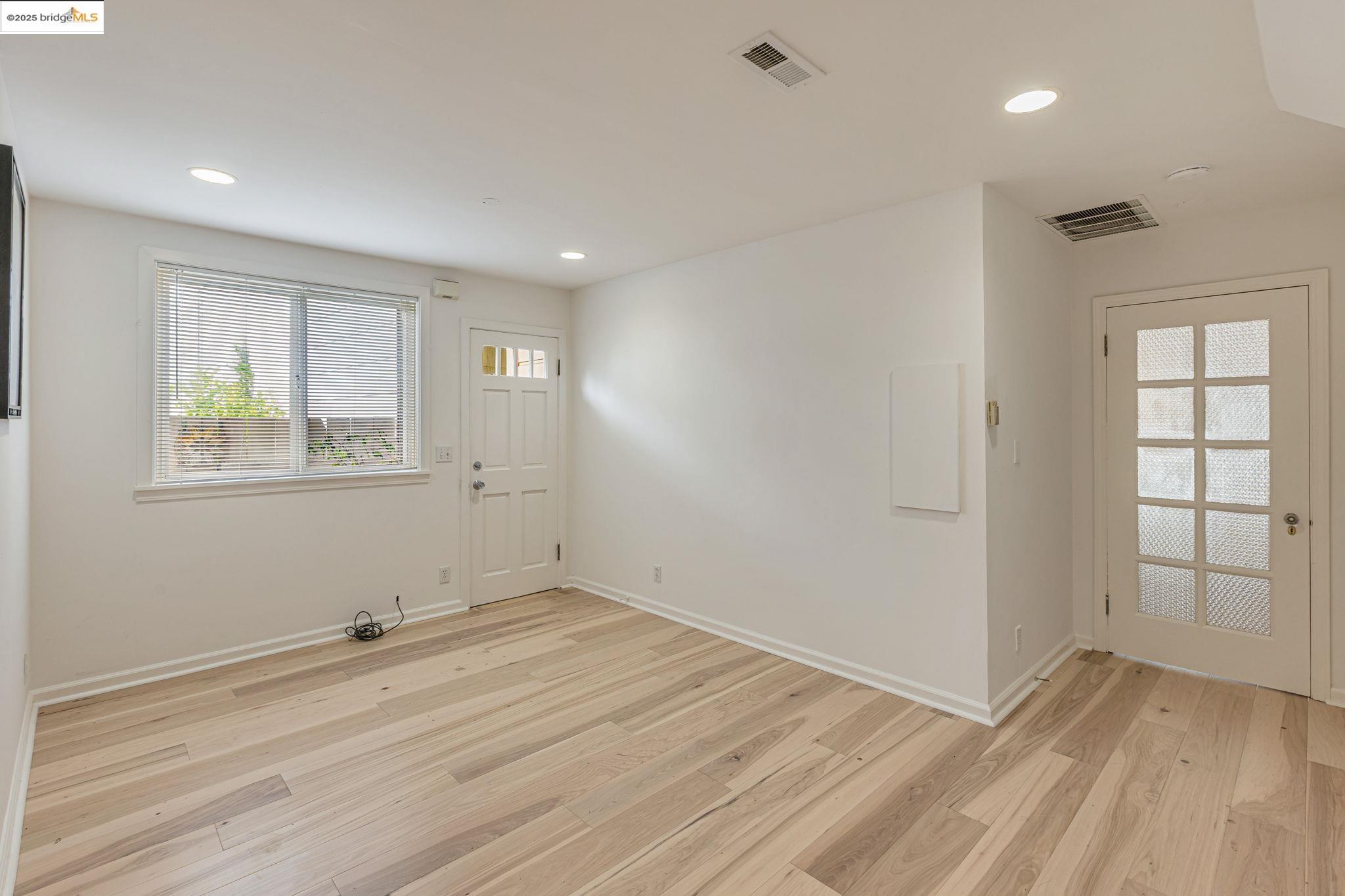 Detail Gallery Image 50 of 60 For 2033 Clement St, San Francisco,  CA 94121 - 5 Beds | 3/1 Baths