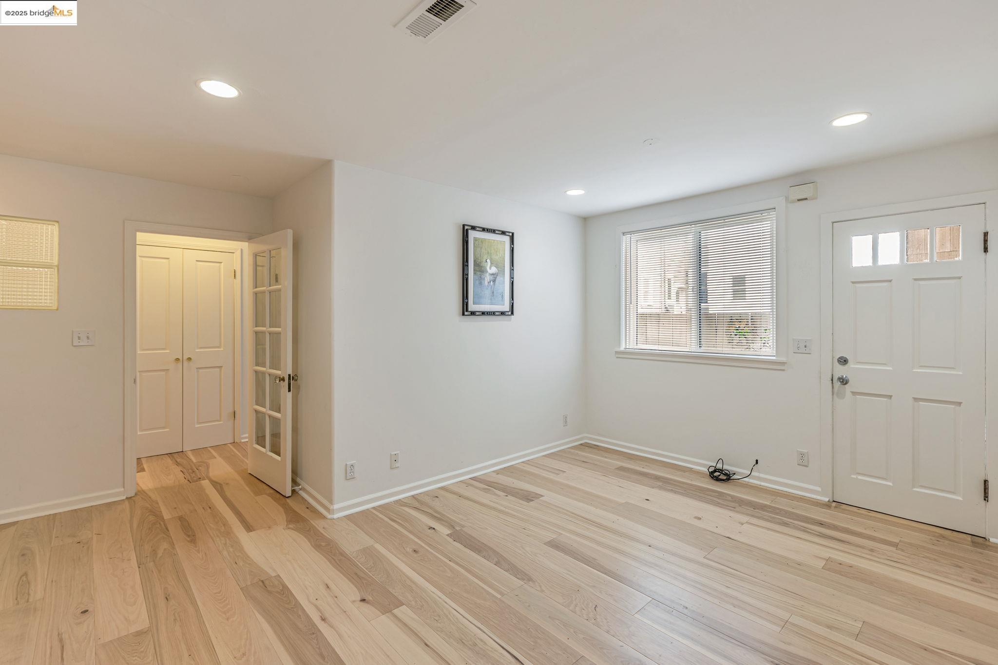 Detail Gallery Image 52 of 60 For 2033 Clement St, San Francisco,  CA 94121 - 5 Beds | 3/1 Baths