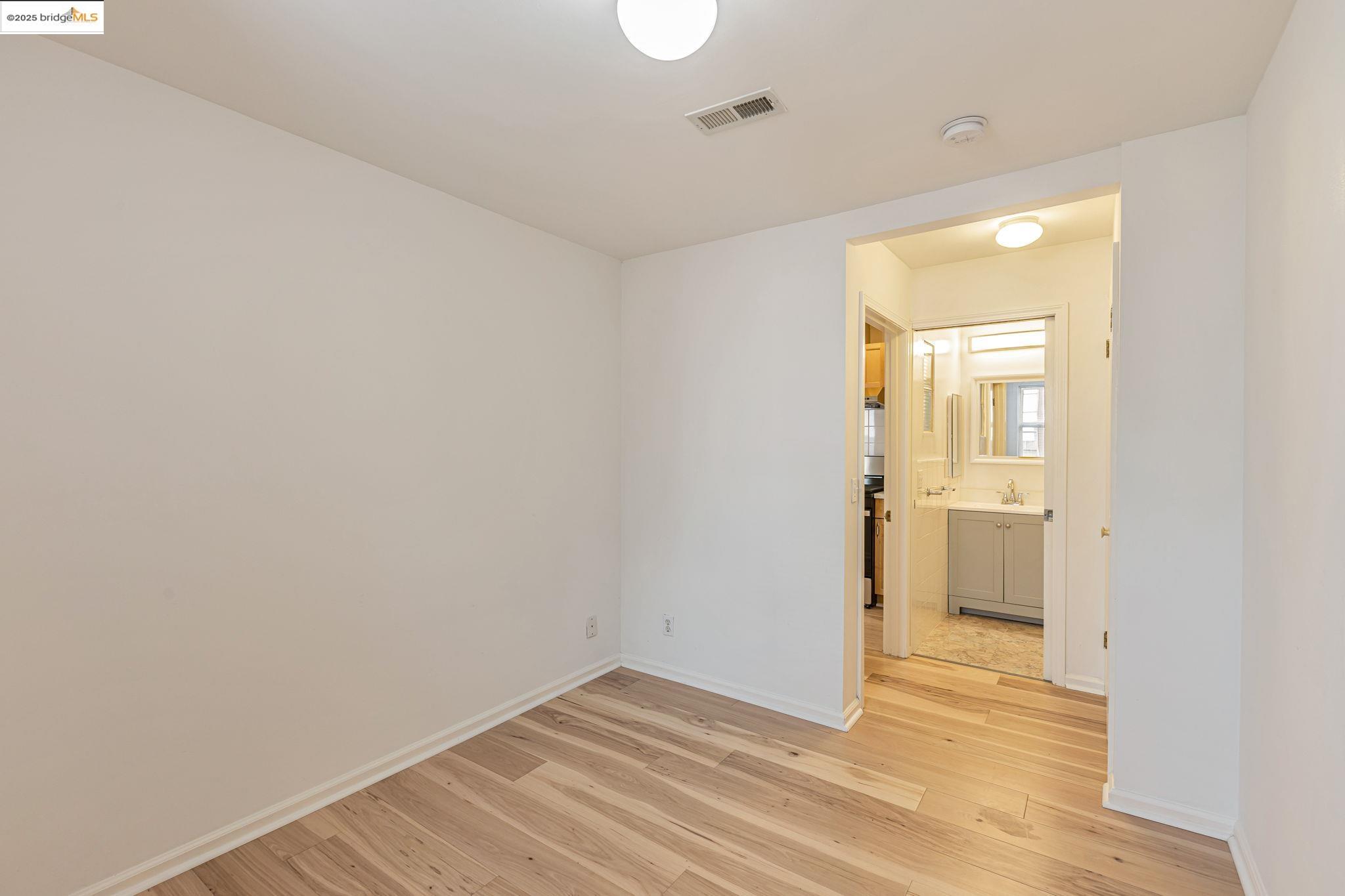 Detail Gallery Image 54 of 60 For 2033 Clement St, San Francisco,  CA 94121 - 5 Beds | 3/1 Baths