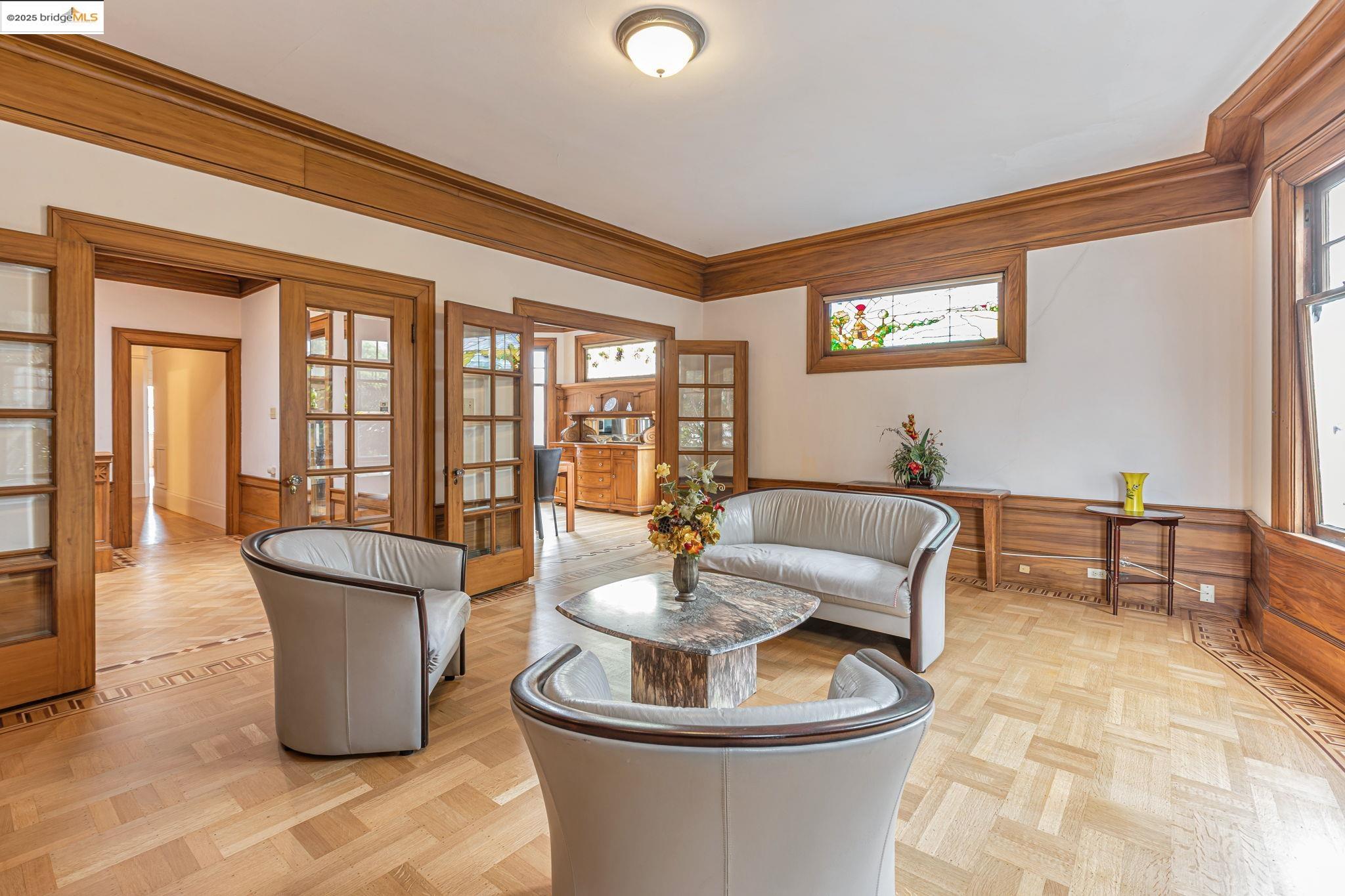 Detail Gallery Image 9 of 60 For 2033 Clement St, San Francisco,  CA 94121 - 5 Beds | 3/1 Baths