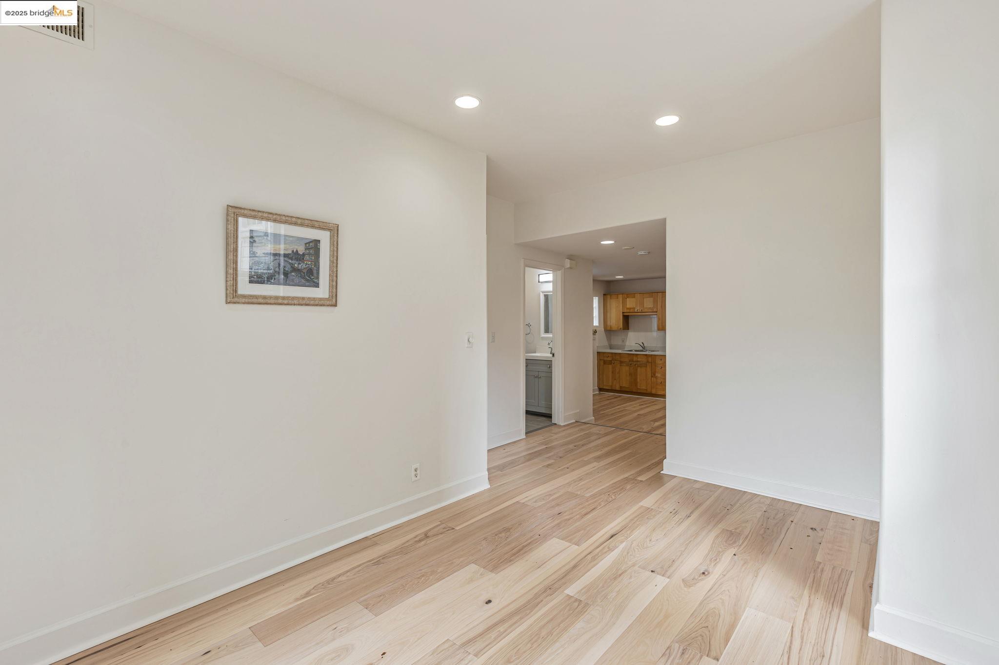 Detail Gallery Image 36 of 60 For 2033-2035 Clement St, San Francisco,  CA 94121 - – Beds | – Baths