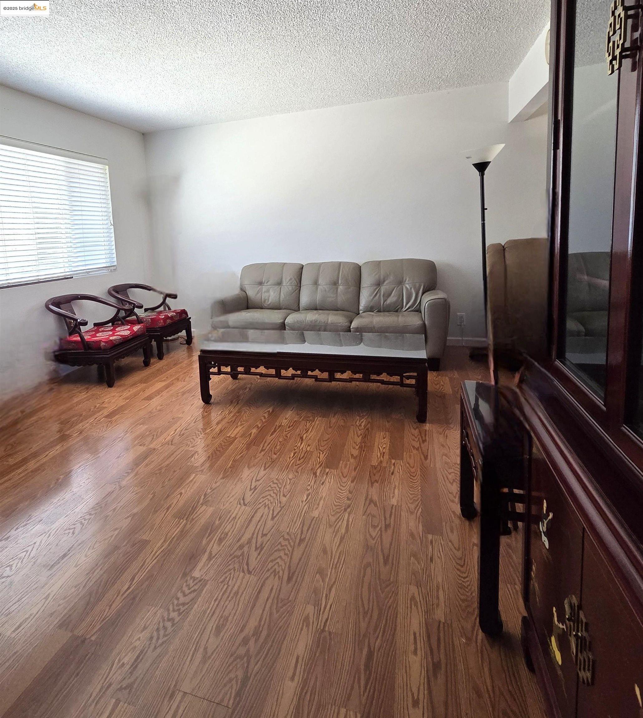 Detail Gallery Image 4 of 11 For 7746 Hillrose Dr, Dublin,  CA 94568 - 4 Beds | 2 Baths