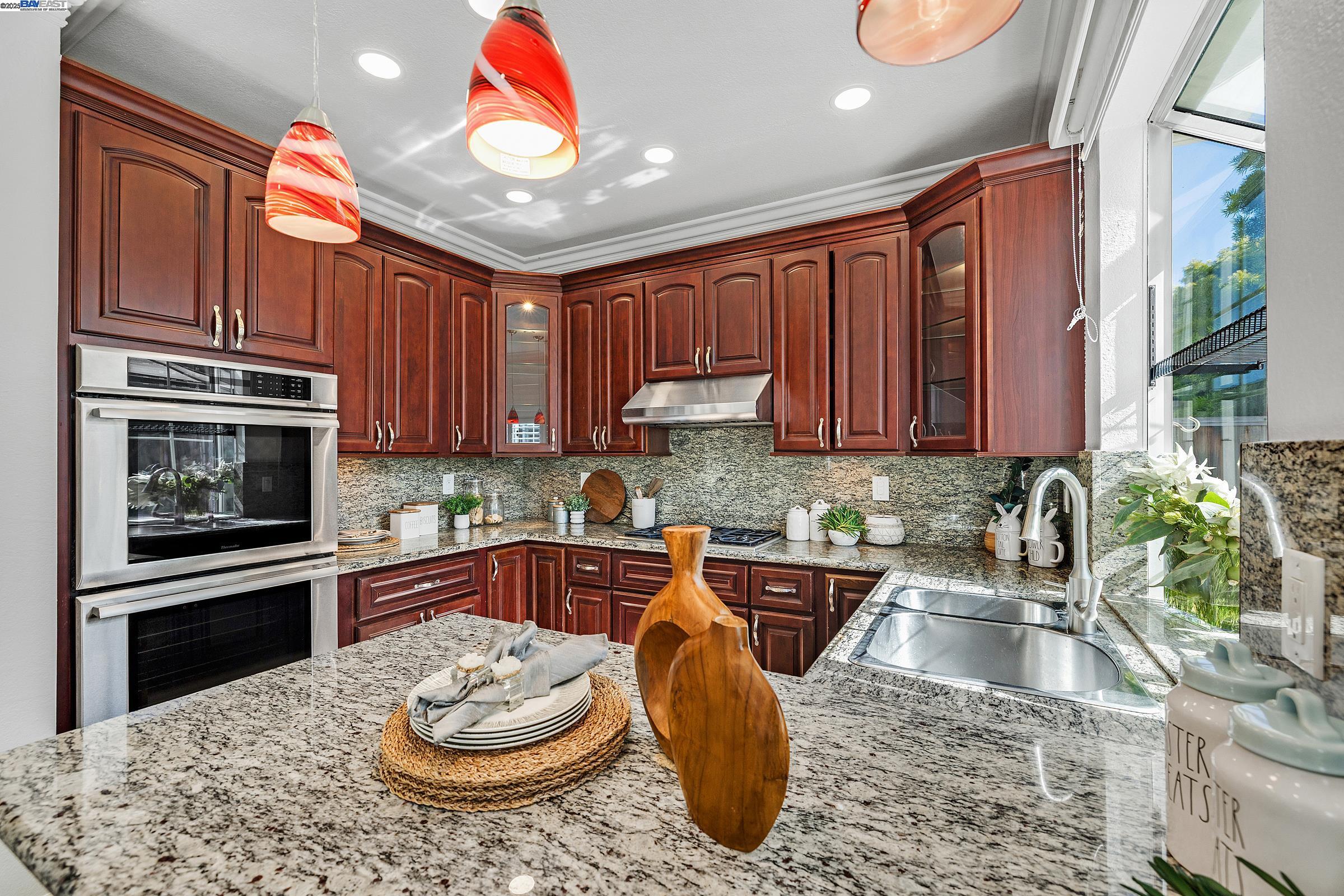 Detail Gallery Image 13 of 46 For 34189 Finnigan Ter, Fremont,  CA 94555 - 4 Beds | 3 Baths