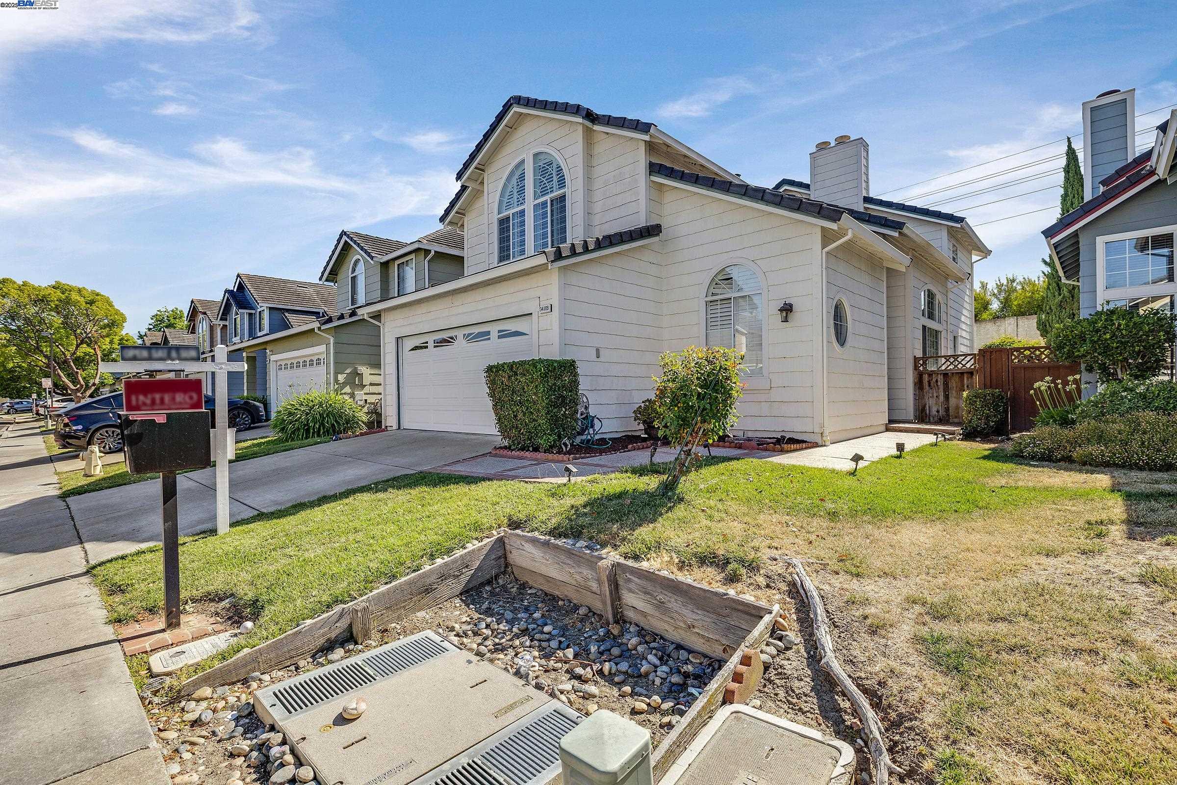 Detail Gallery Image 3 of 46 For 34189 Finnigan Ter, Fremont,  CA 94555 - 4 Beds | 3 Baths