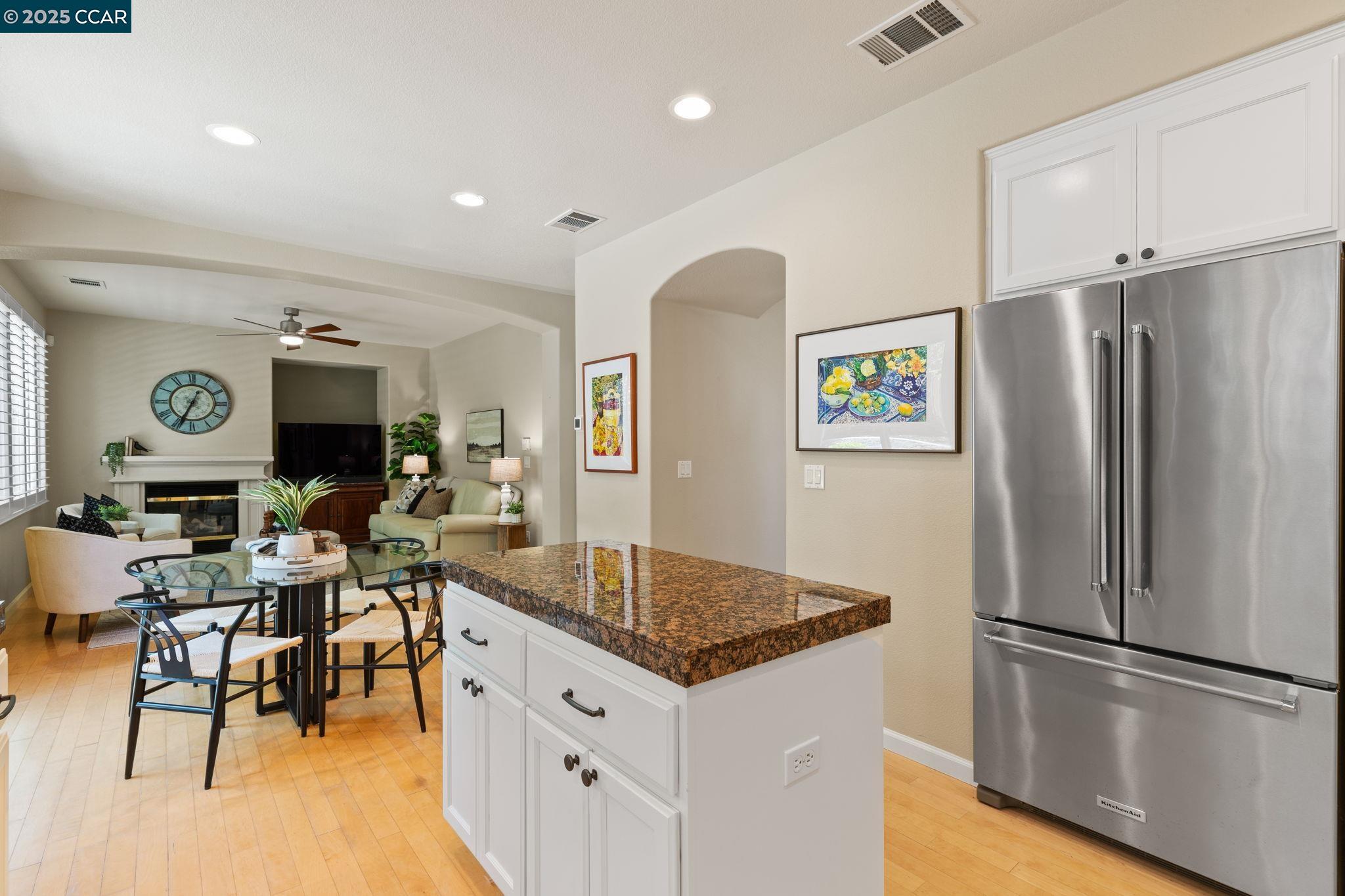 Detail Gallery Image 11 of 44 For 1560 Craiglee Way, San Ramon,  CA 94582 - 3 Beds | 2/1 Baths