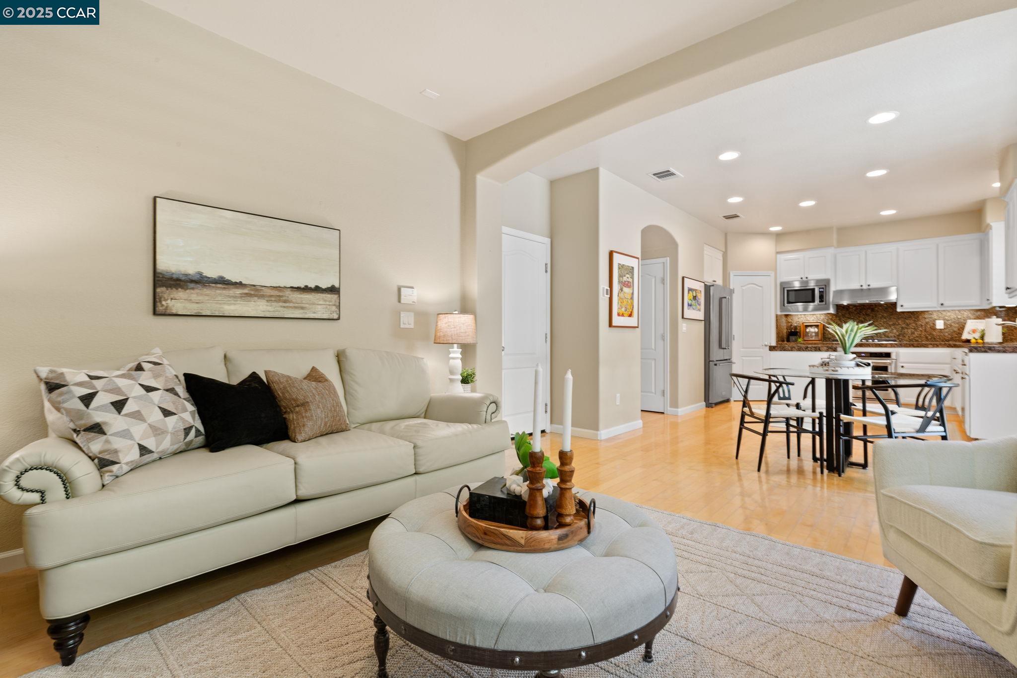 Detail Gallery Image 17 of 44 For 1560 Craiglee Way, San Ramon,  CA 94582 - 3 Beds | 2/1 Baths