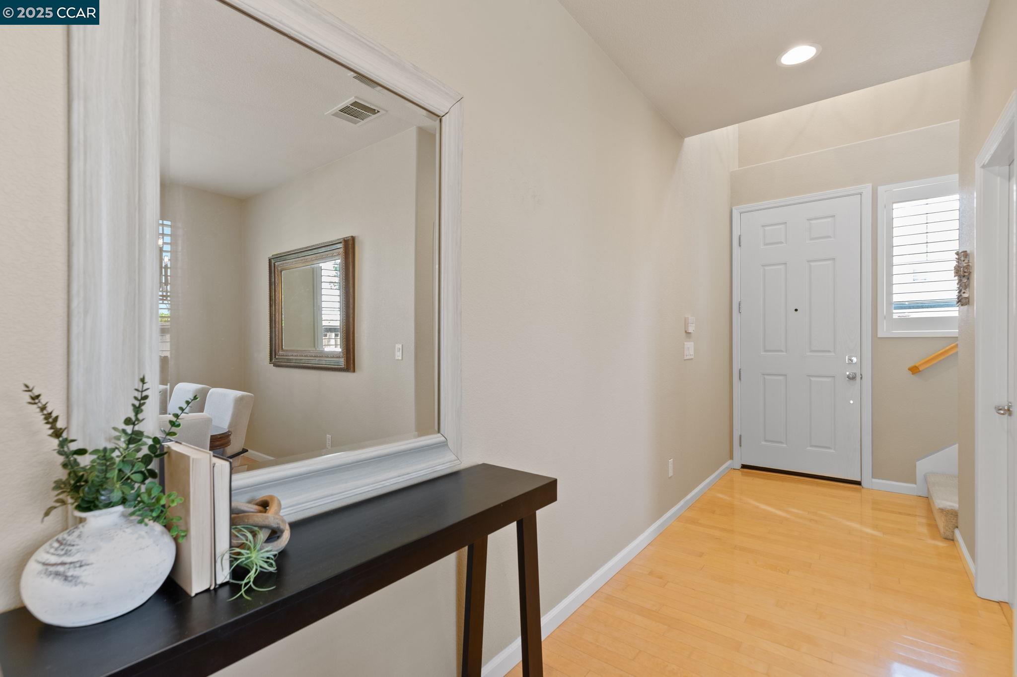 Detail Gallery Image 4 of 44 For 1560 Craiglee Way, San Ramon,  CA 94582 - 3 Beds | 2/1 Baths