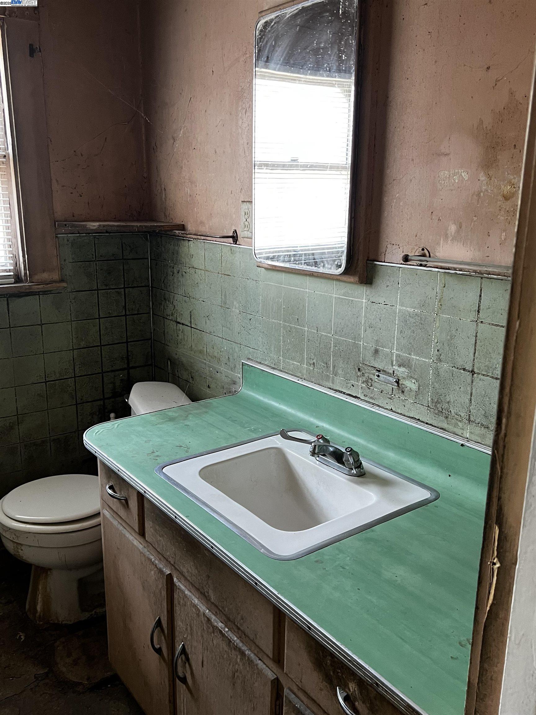 Detail Gallery Image 18 of 42 For 4241 Suter St, Oakland,  CA 94619 - 2 Beds | 1 Baths