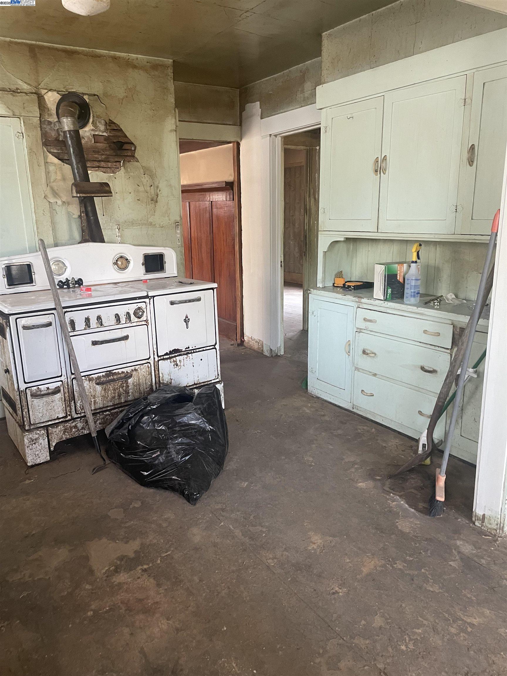 Detail Gallery Image 20 of 42 For 4241 Suter St, Oakland,  CA 94619 - 2 Beds | 1 Baths