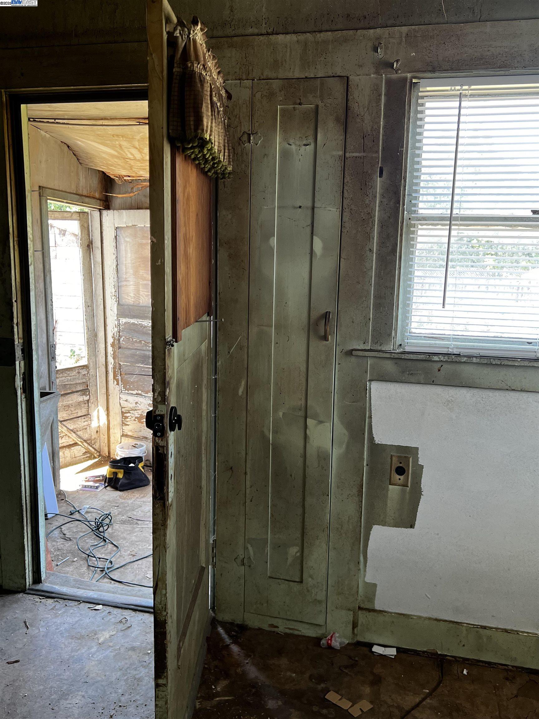 Detail Gallery Image 24 of 42 For 4241 Suter St, Oakland,  CA 94619 - 2 Beds | 1 Baths