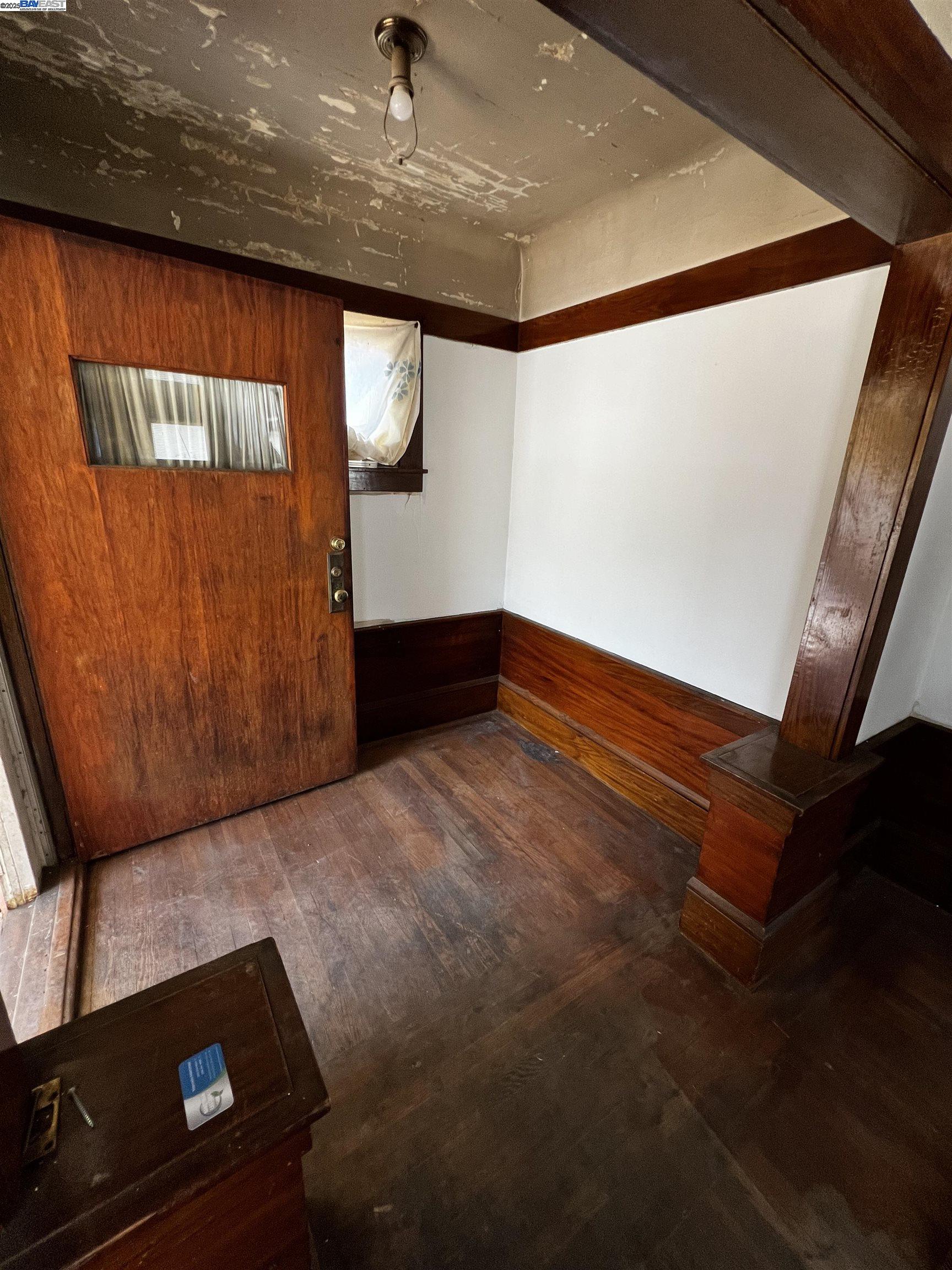 Detail Gallery Image 5 of 42 For 4241 Suter St, Oakland,  CA 94619 - 2 Beds | 1 Baths