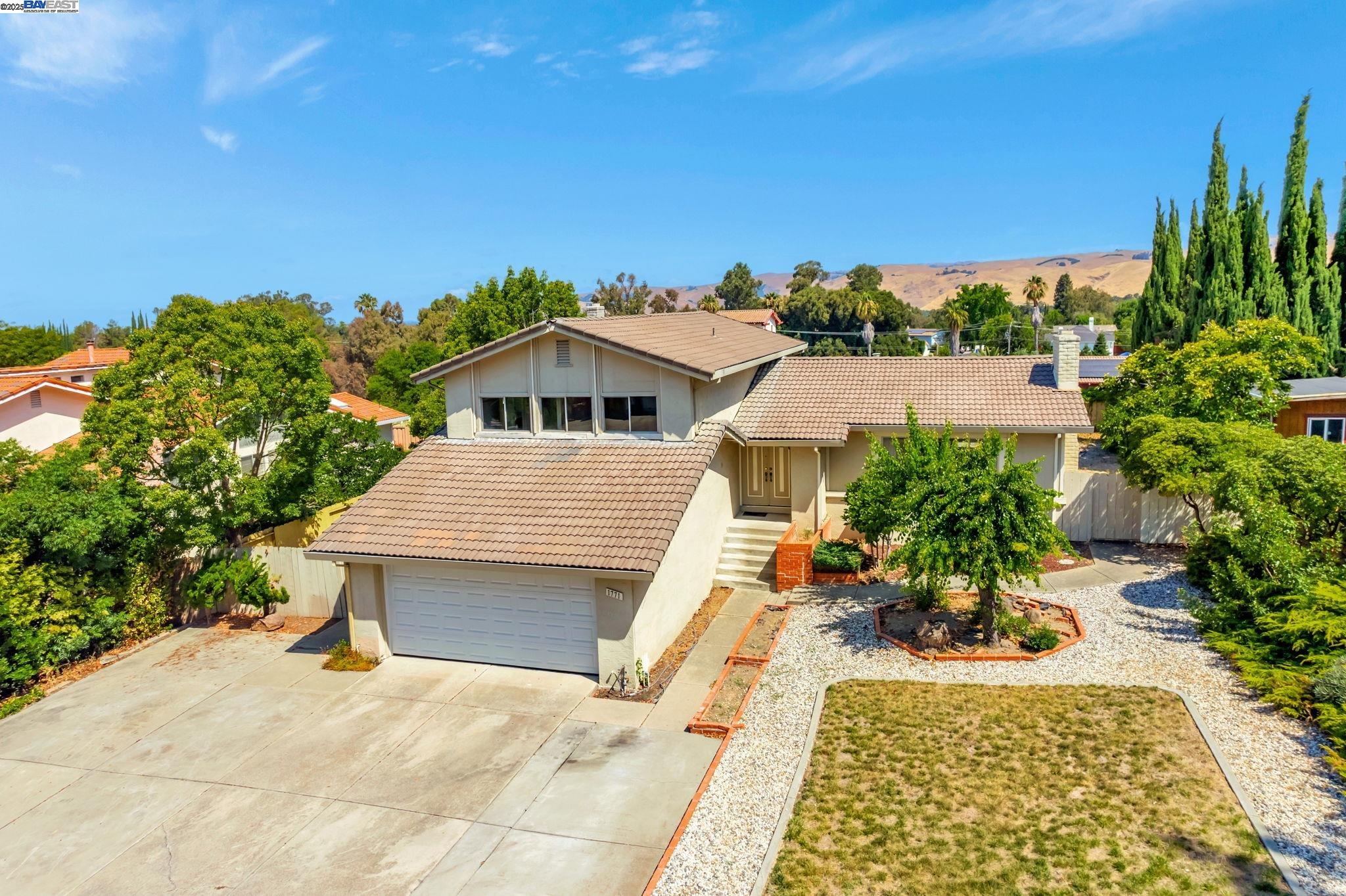 Detail Gallery Image 11 of 21 For 1771 via Sombrio, Fremont,  CA 94539 - 4 Beds | 3 Baths
