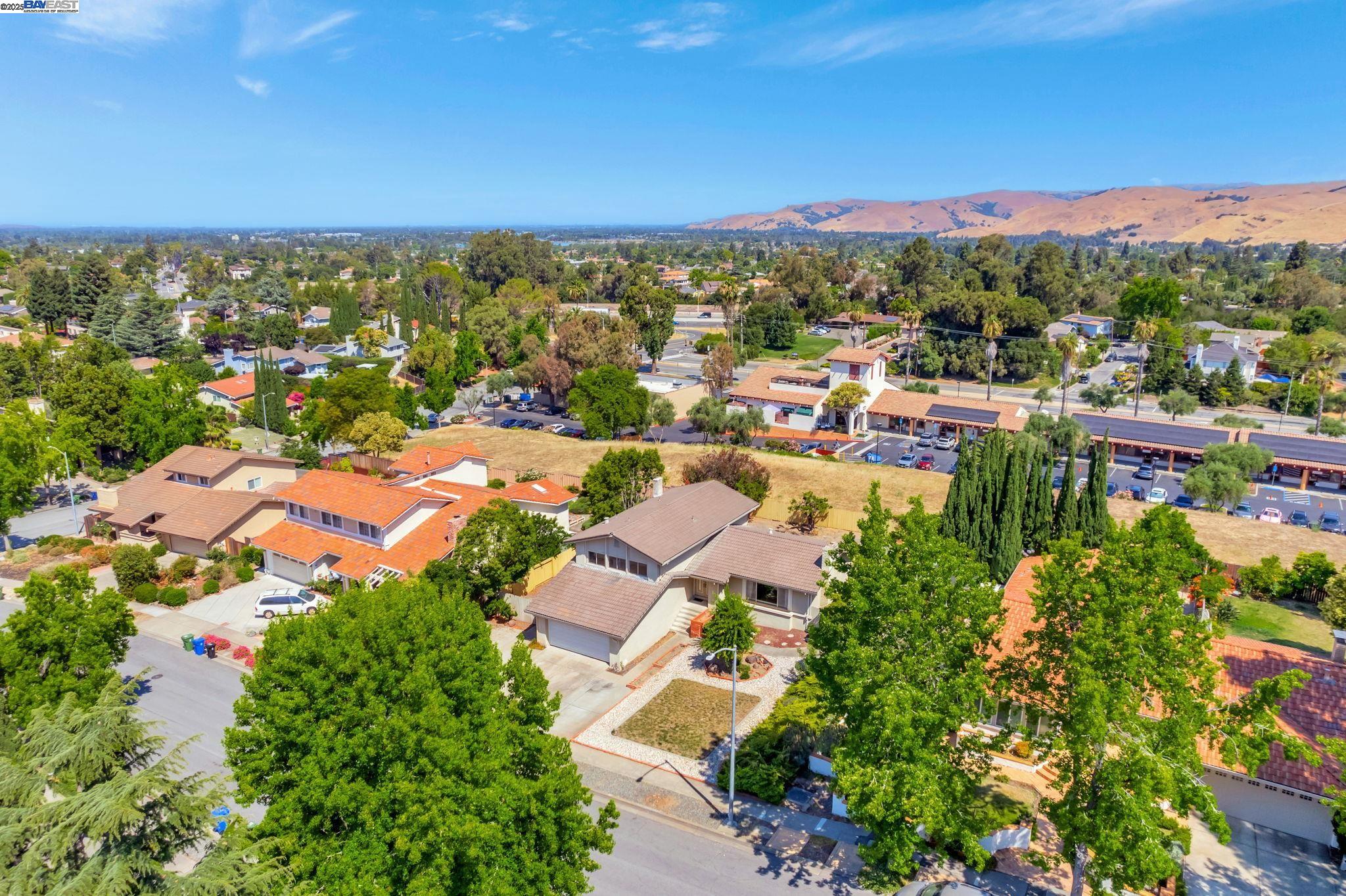 Detail Gallery Image 14 of 21 For 1771 via Sombrio, Fremont,  CA 94539 - 4 Beds | 3 Baths